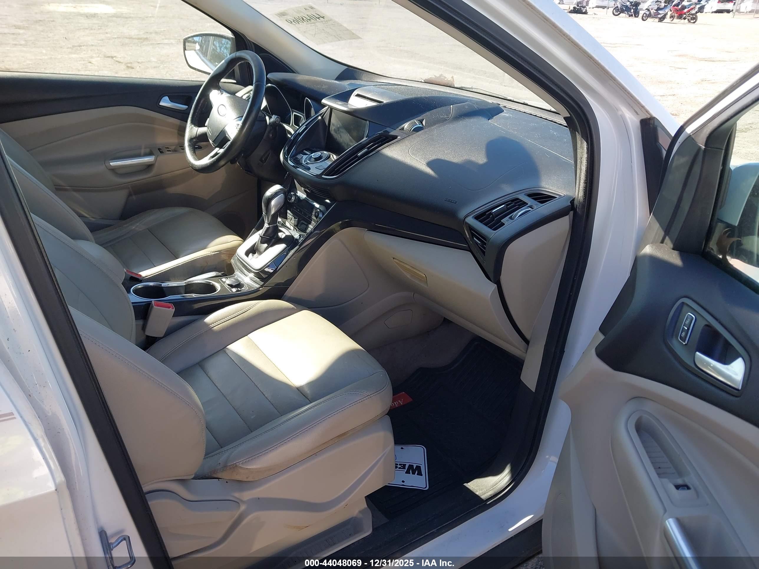 FORD ESCAPE image 5