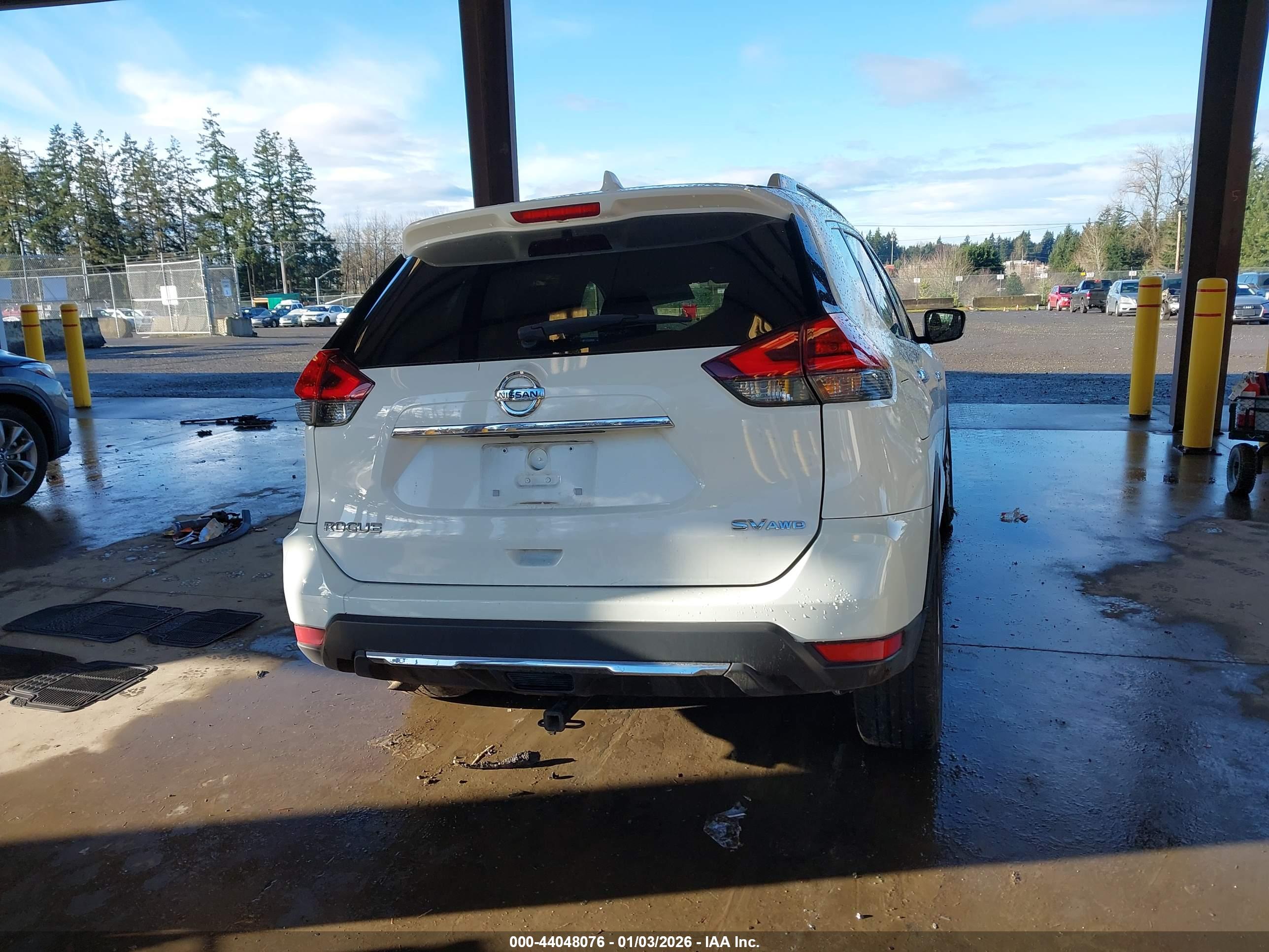 NISSAN ROGUE image 4