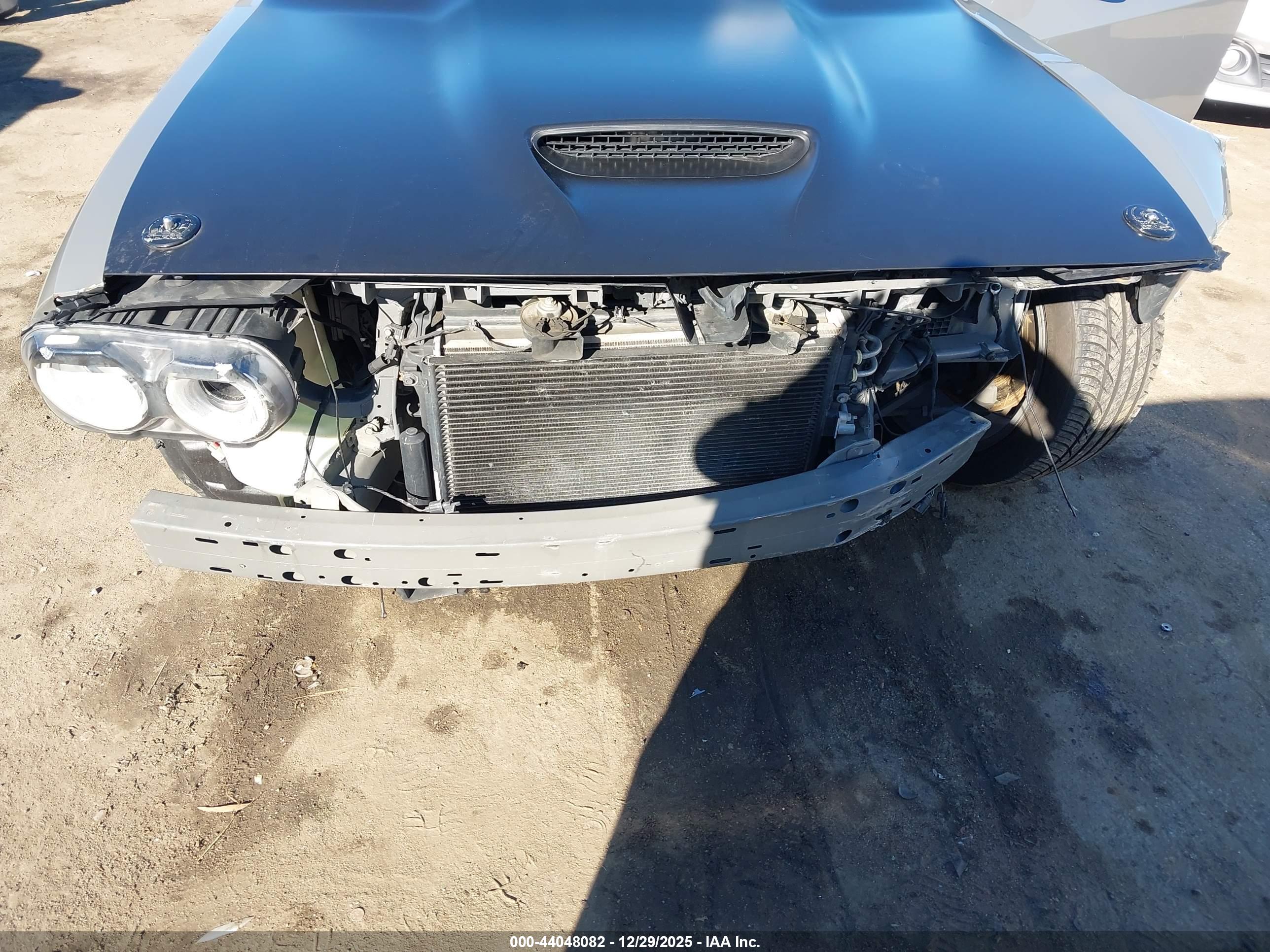 DODGE CHALLENGER image 6