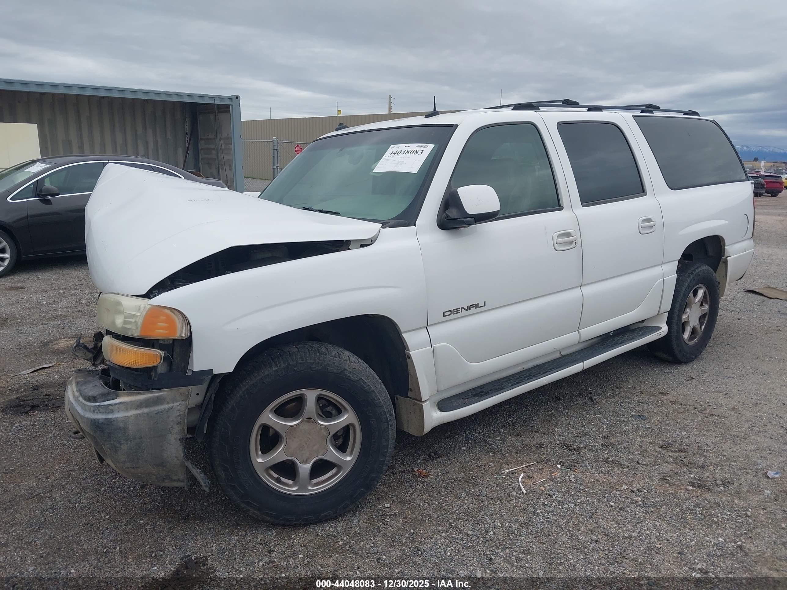 GMC YUKON image 2