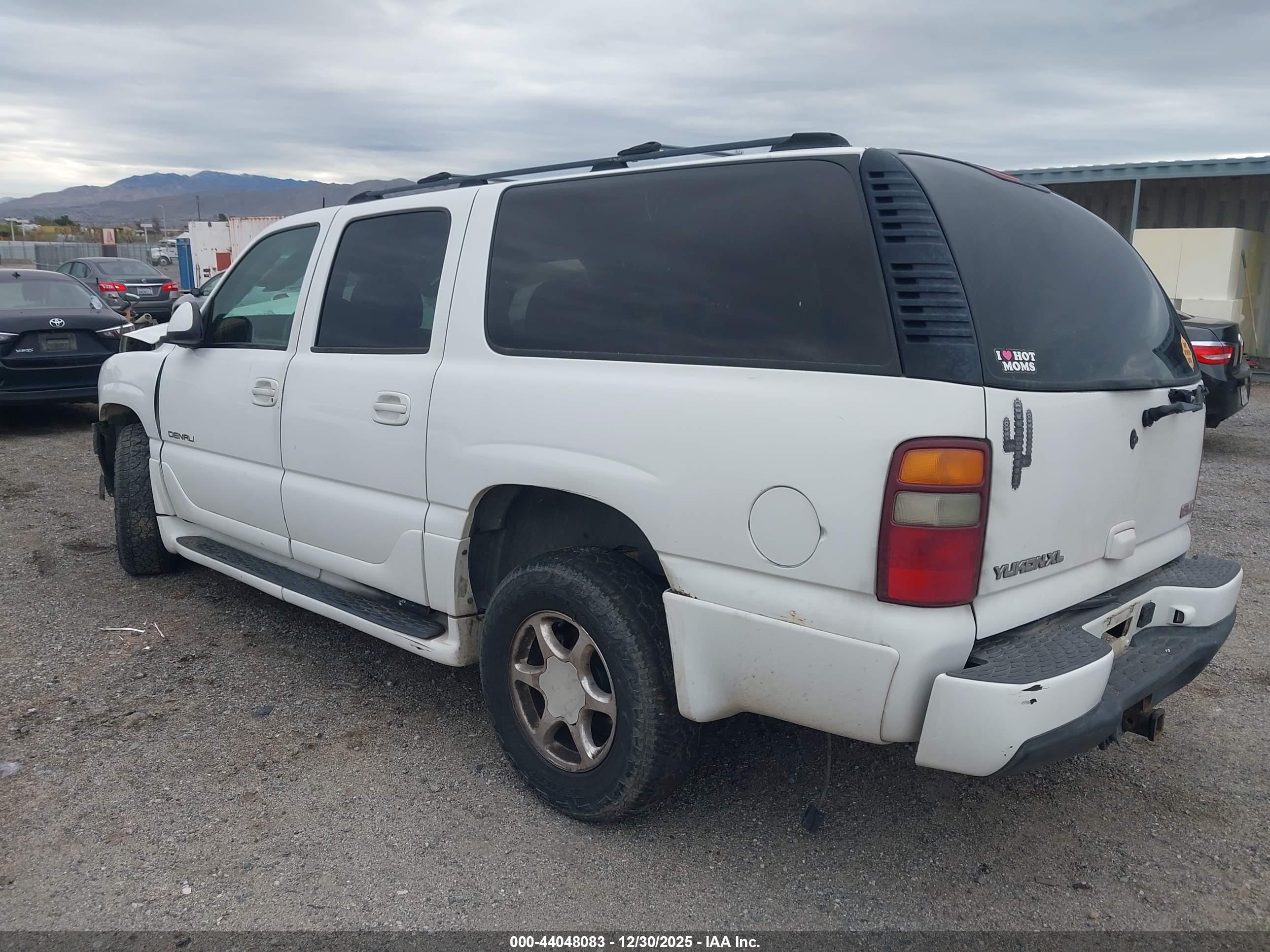 GMC YUKON image 3
