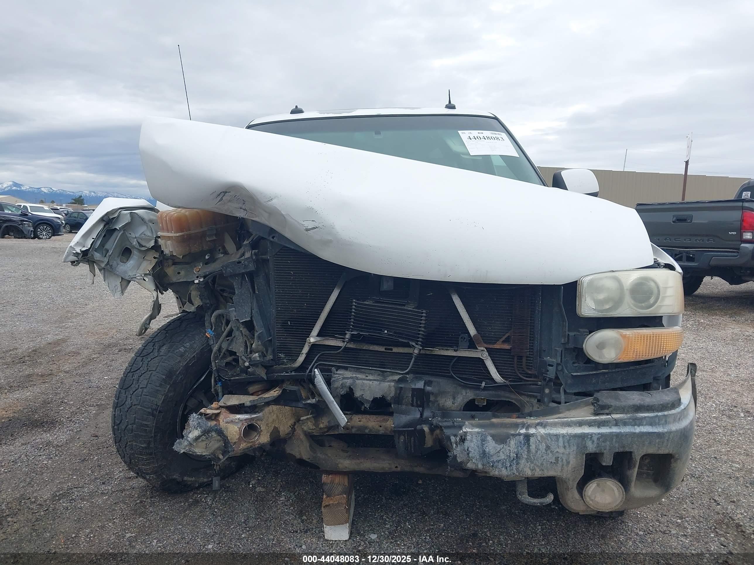 GMC YUKON image 6