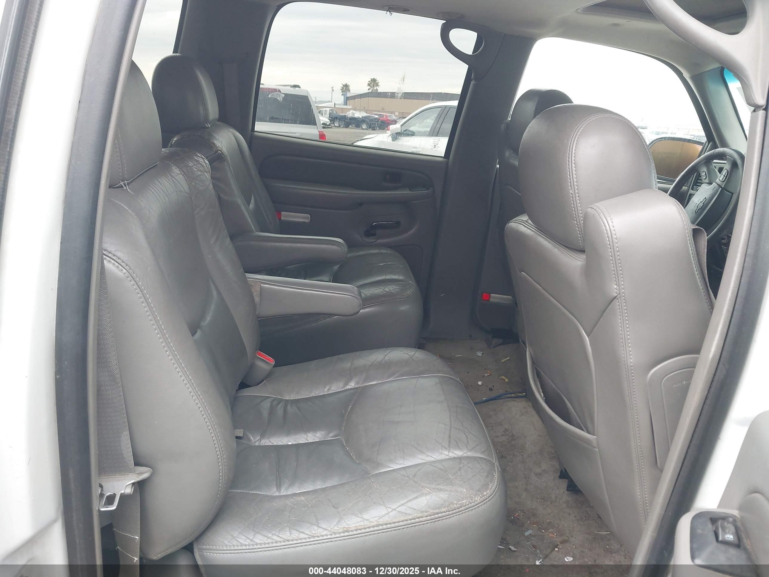 GMC YUKON image 8