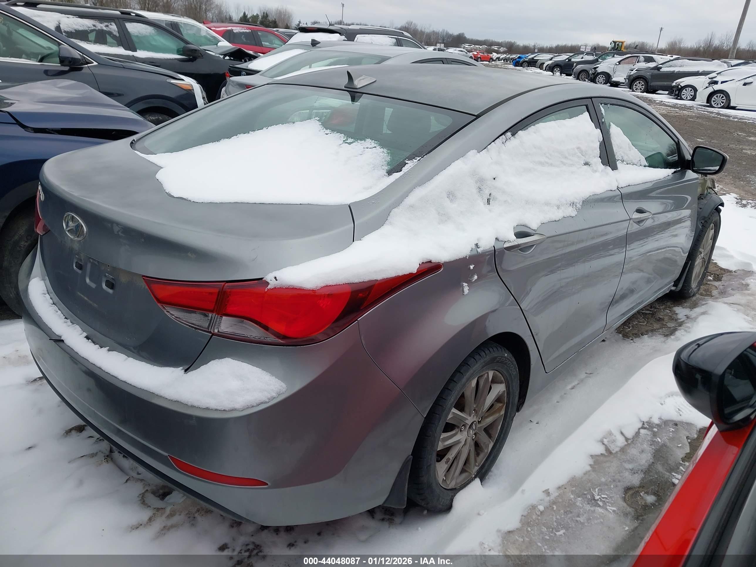 HYUNDAI ELANTRA image 4