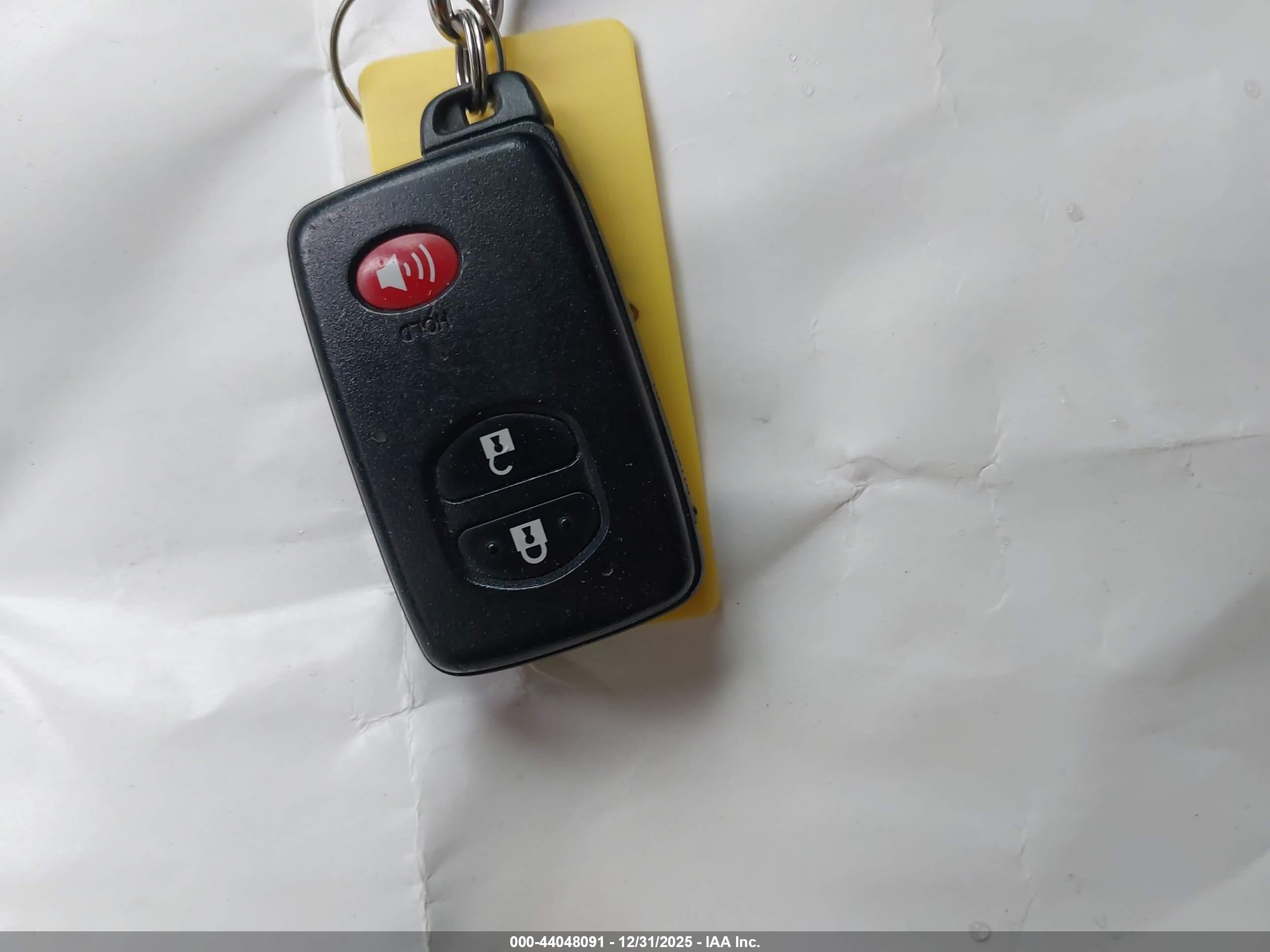 TOYOTA PRIUS image 11