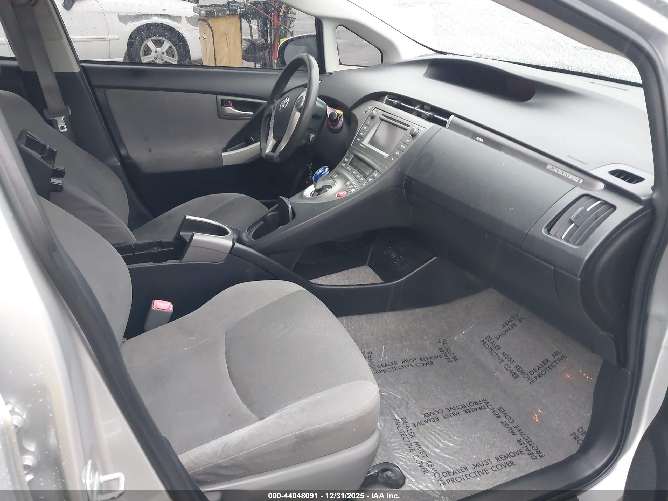 TOYOTA PRIUS image 5