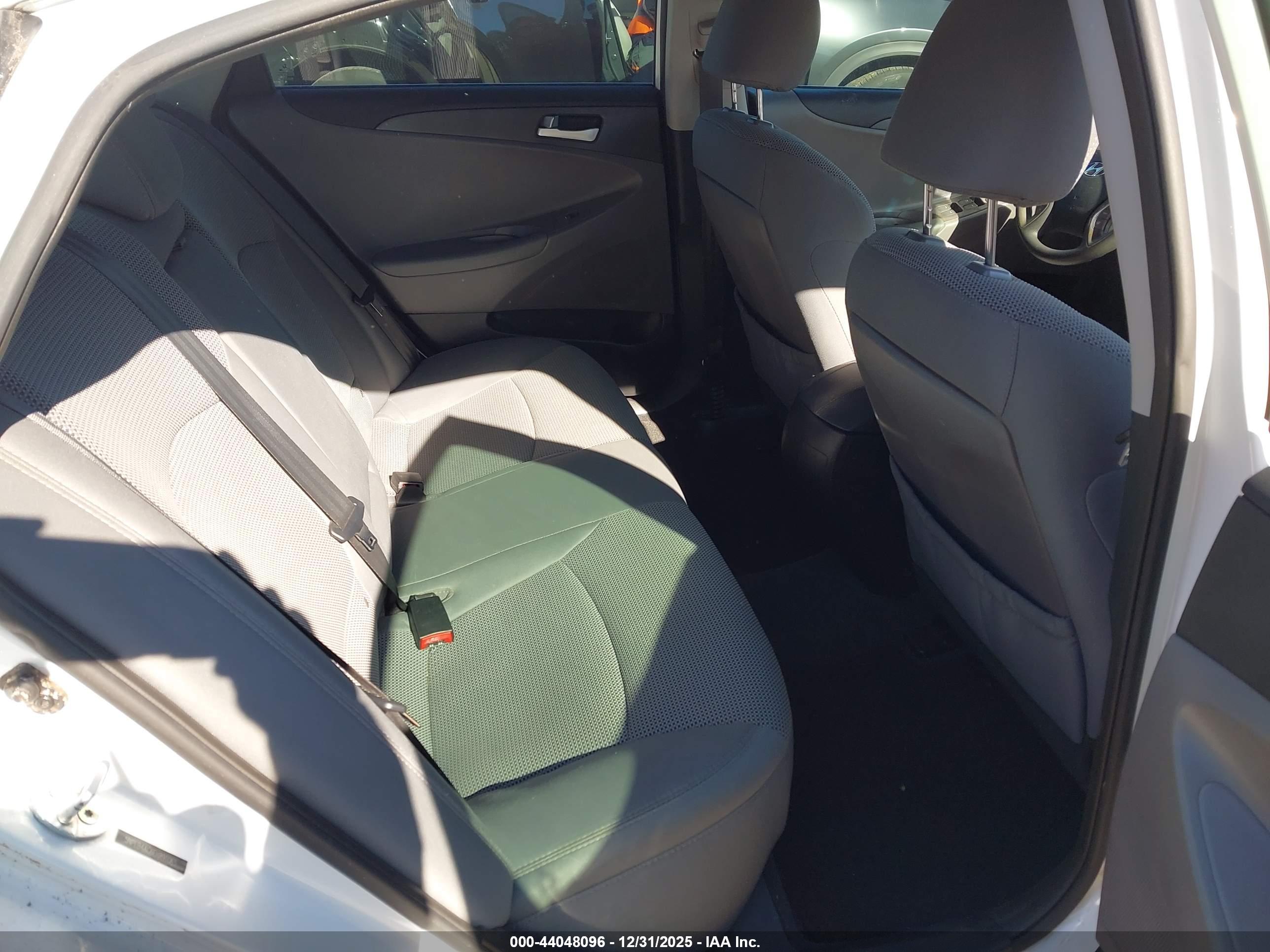 HYUNDAI SONATA image 8