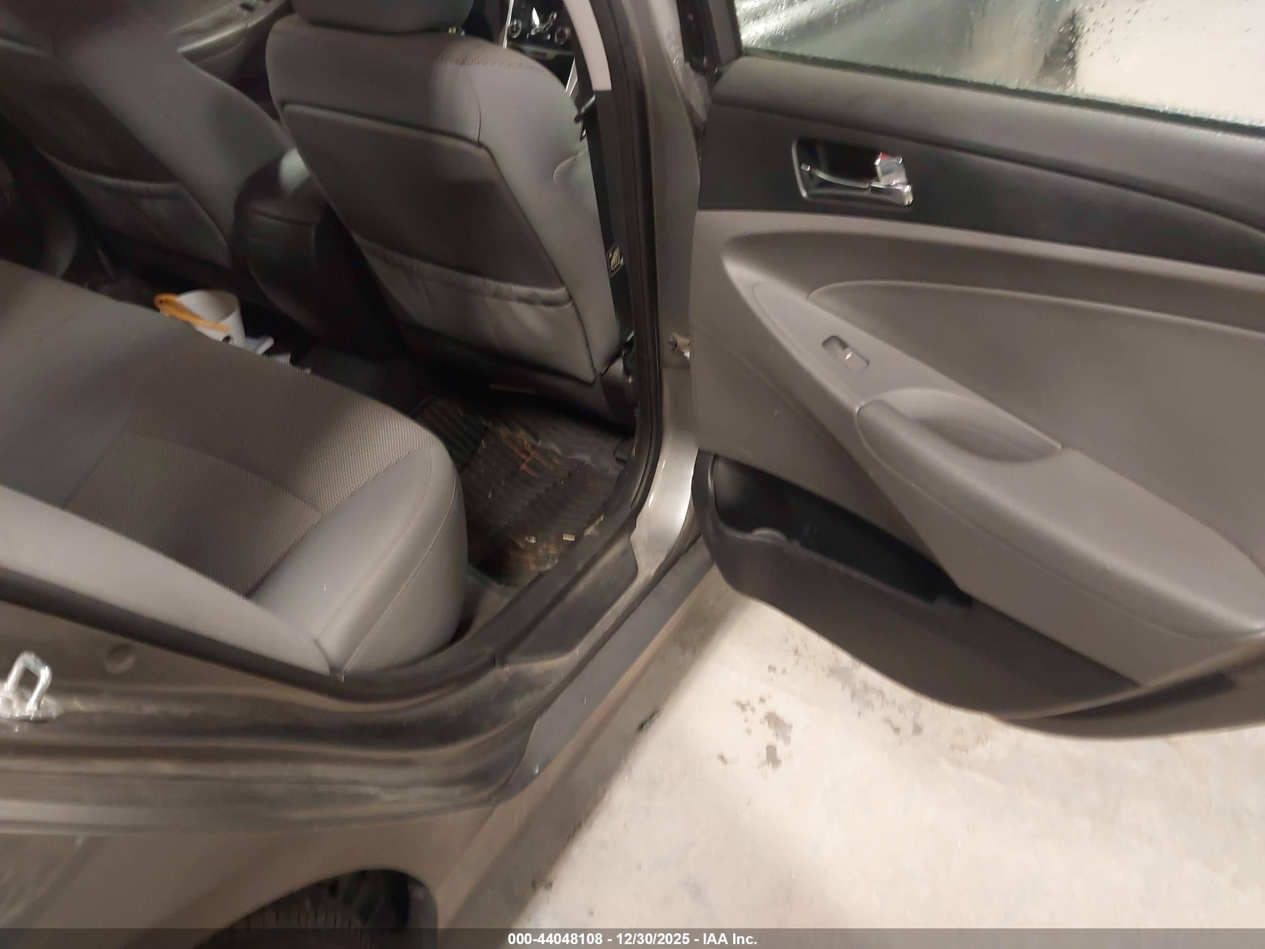 HYUNDAI SONATA image 8