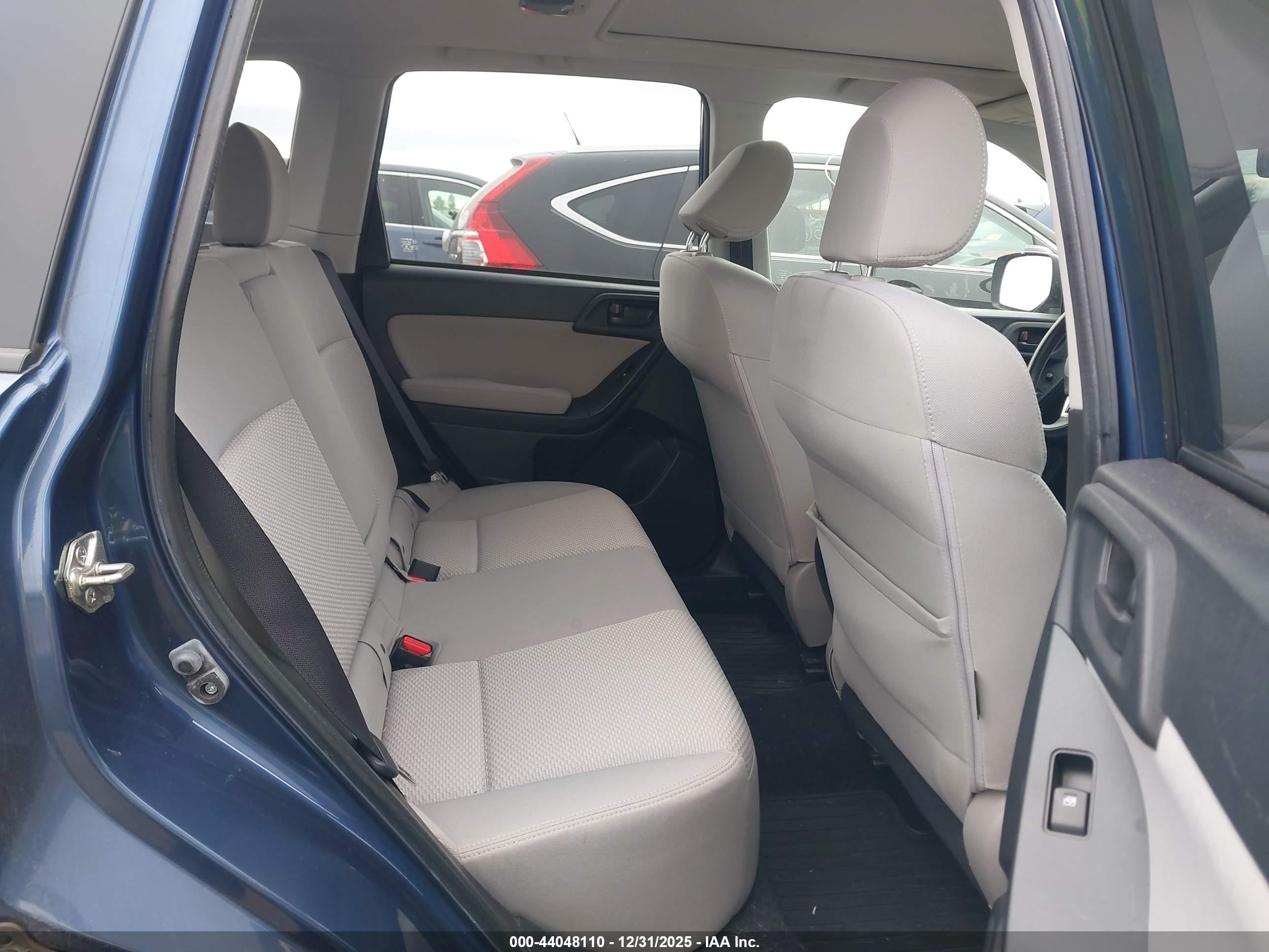 SUBARU FORESTER image 8