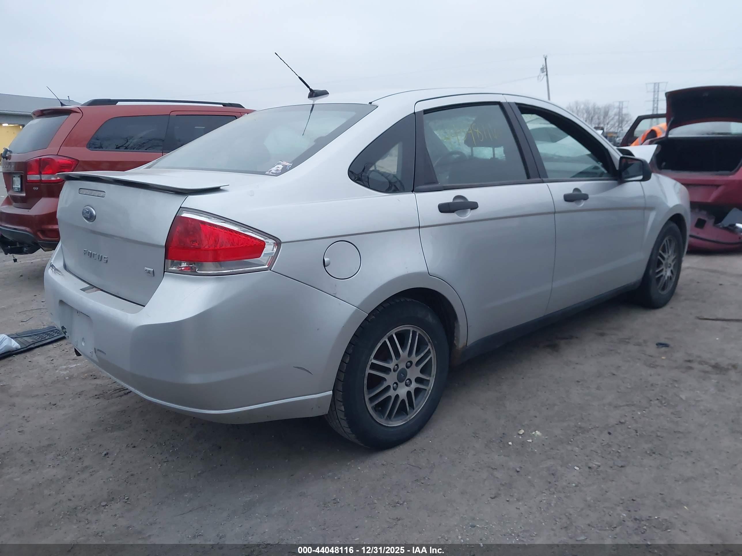 FORD FOCUS image 4