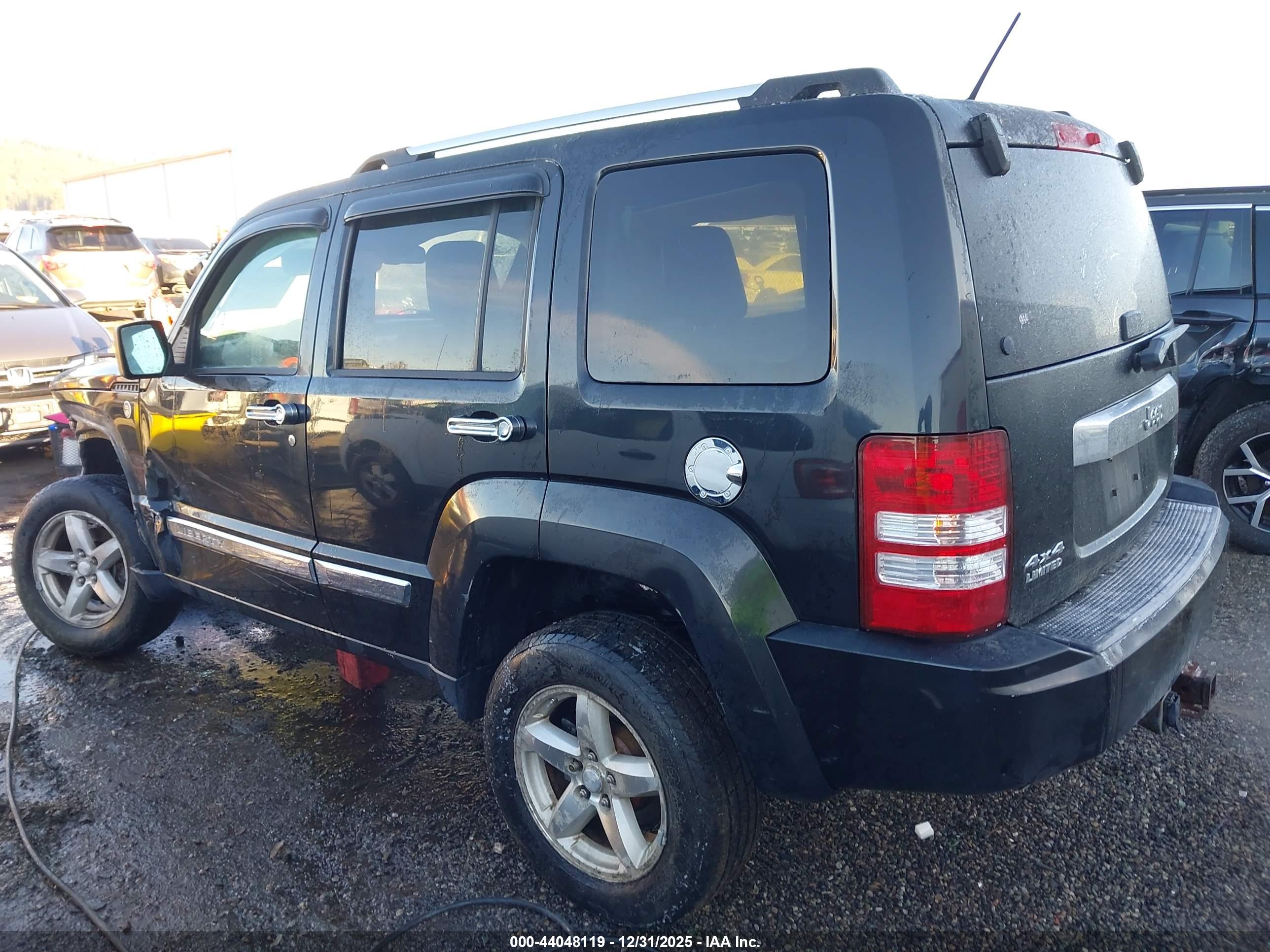 JEEP LIBERTY image 3