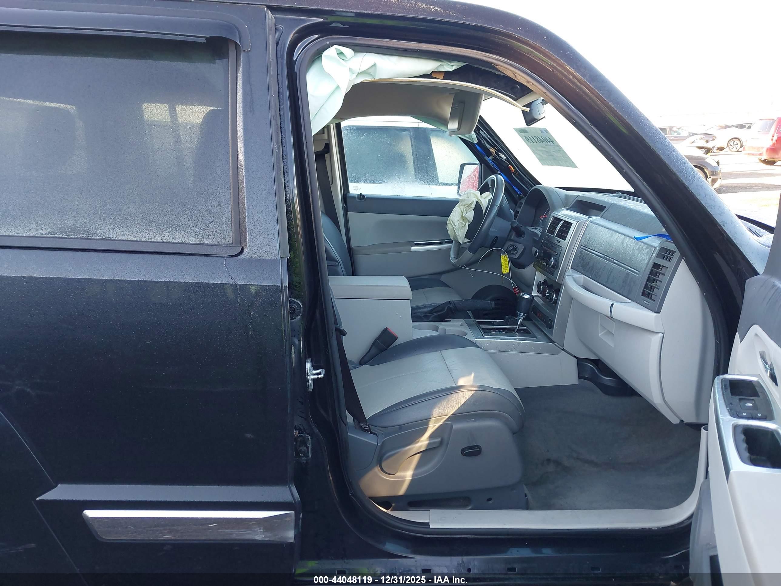 JEEP LIBERTY image 5