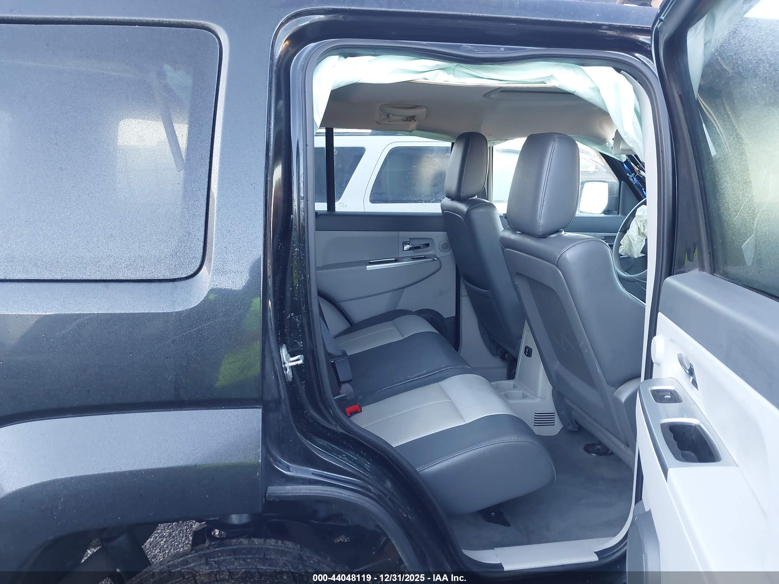 JEEP LIBERTY image 8