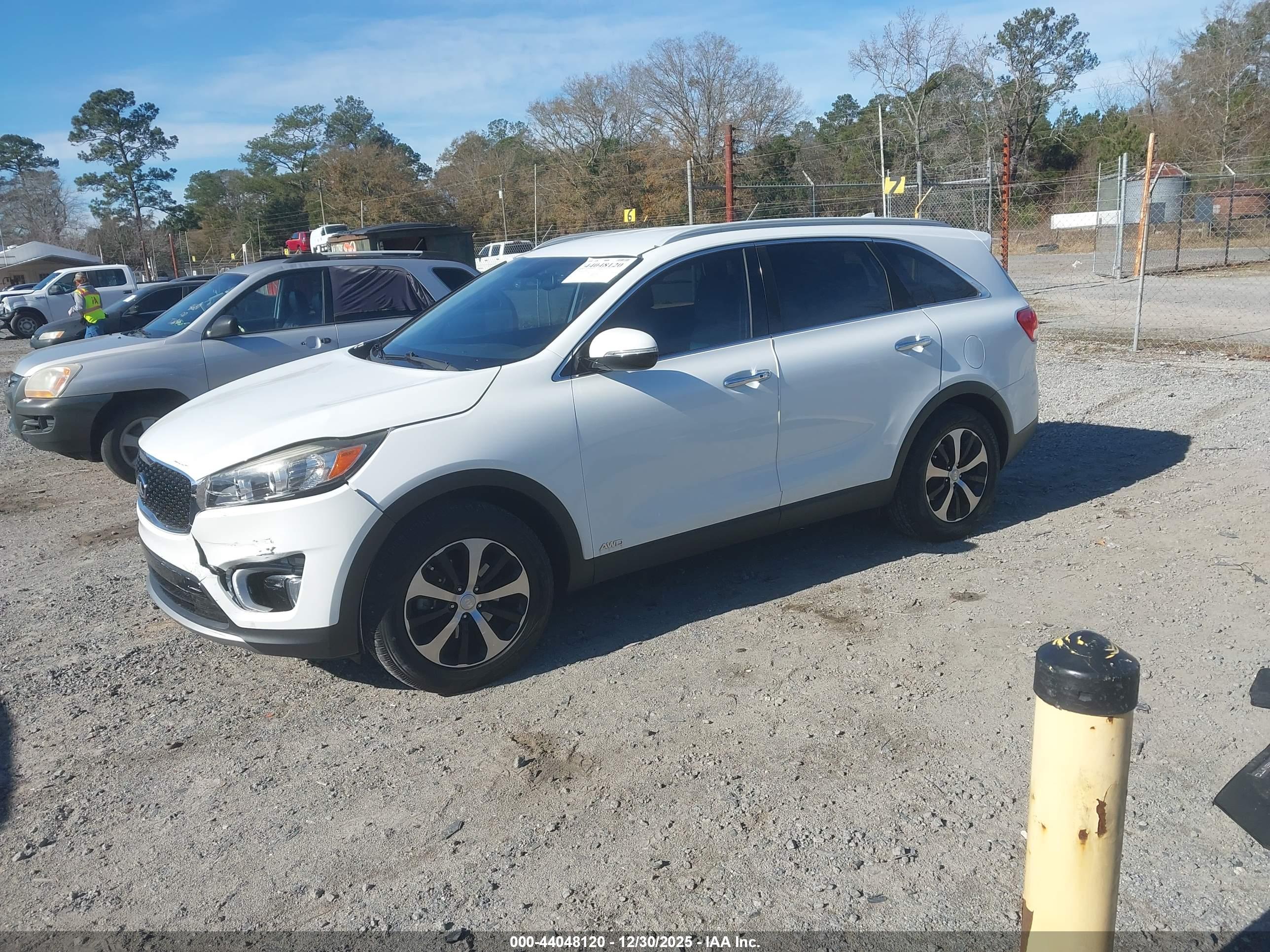 KIA SORENTO image 2