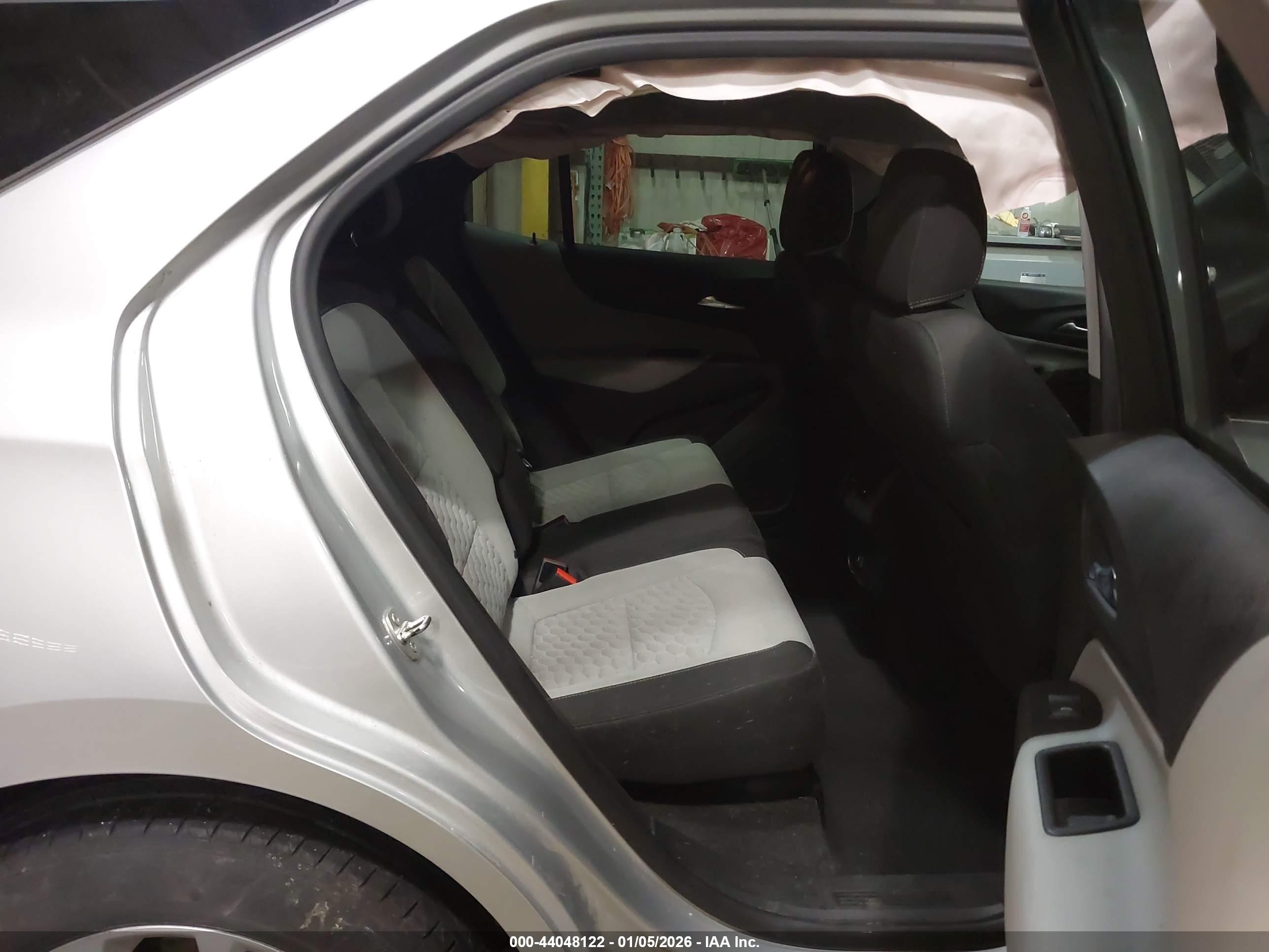 CHEVROLET EQUINOX image 8