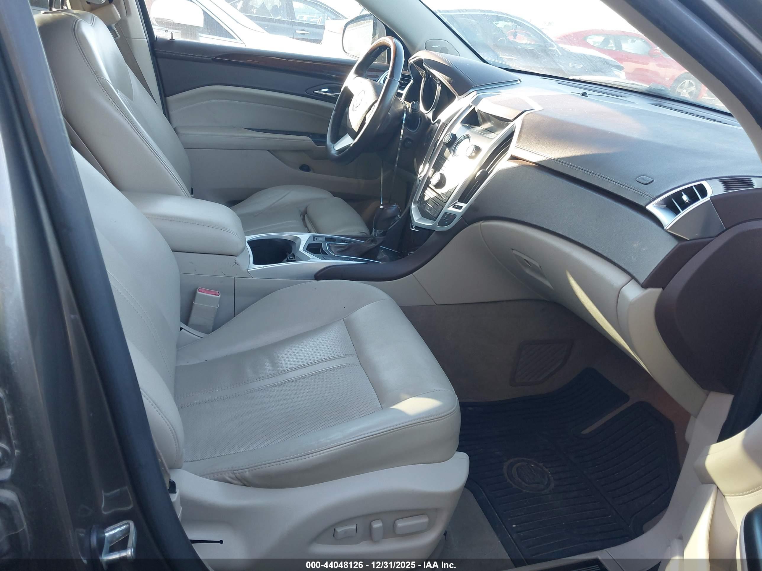 CADILLAC SRX image 5