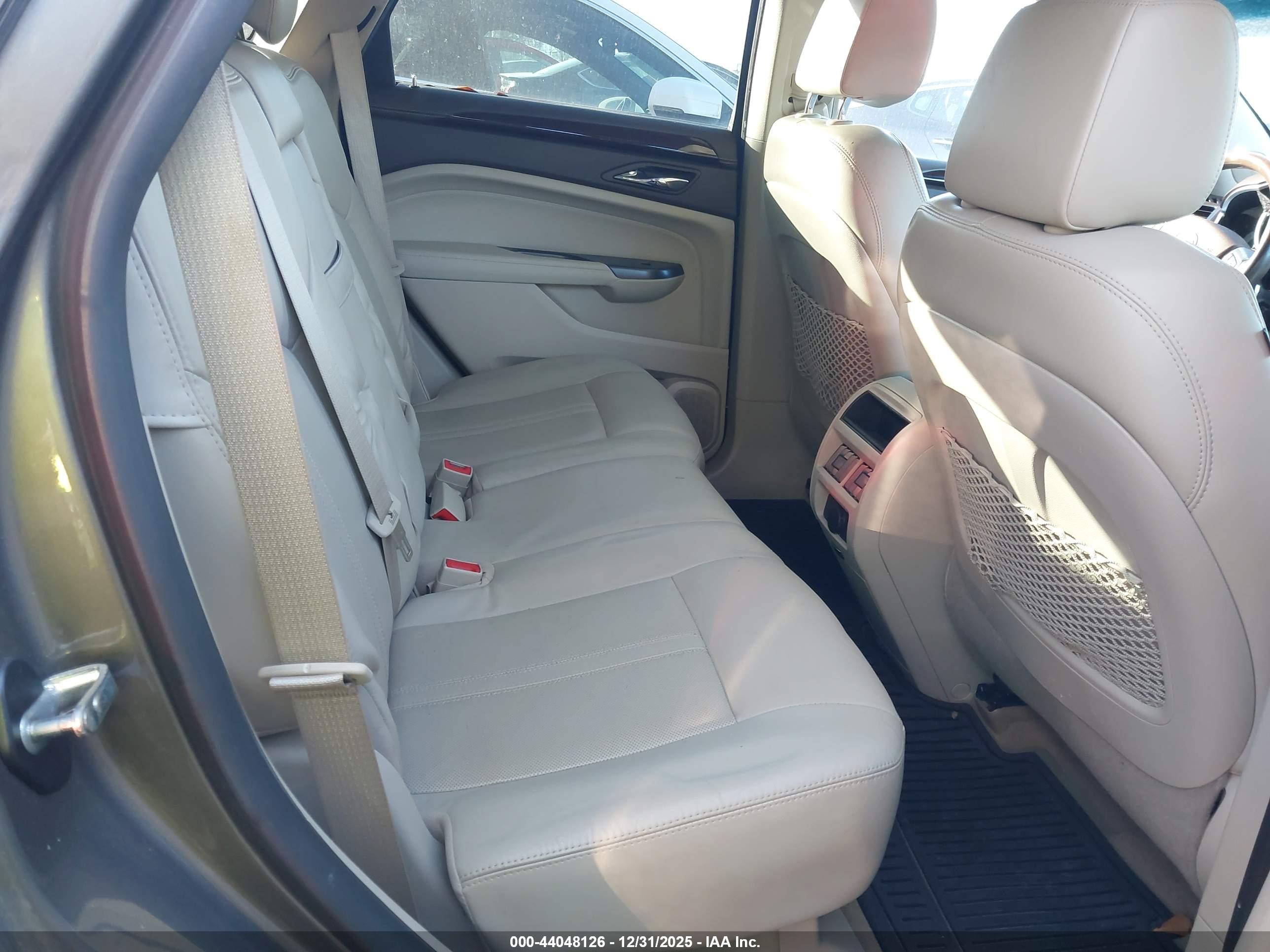 CADILLAC SRX image 8