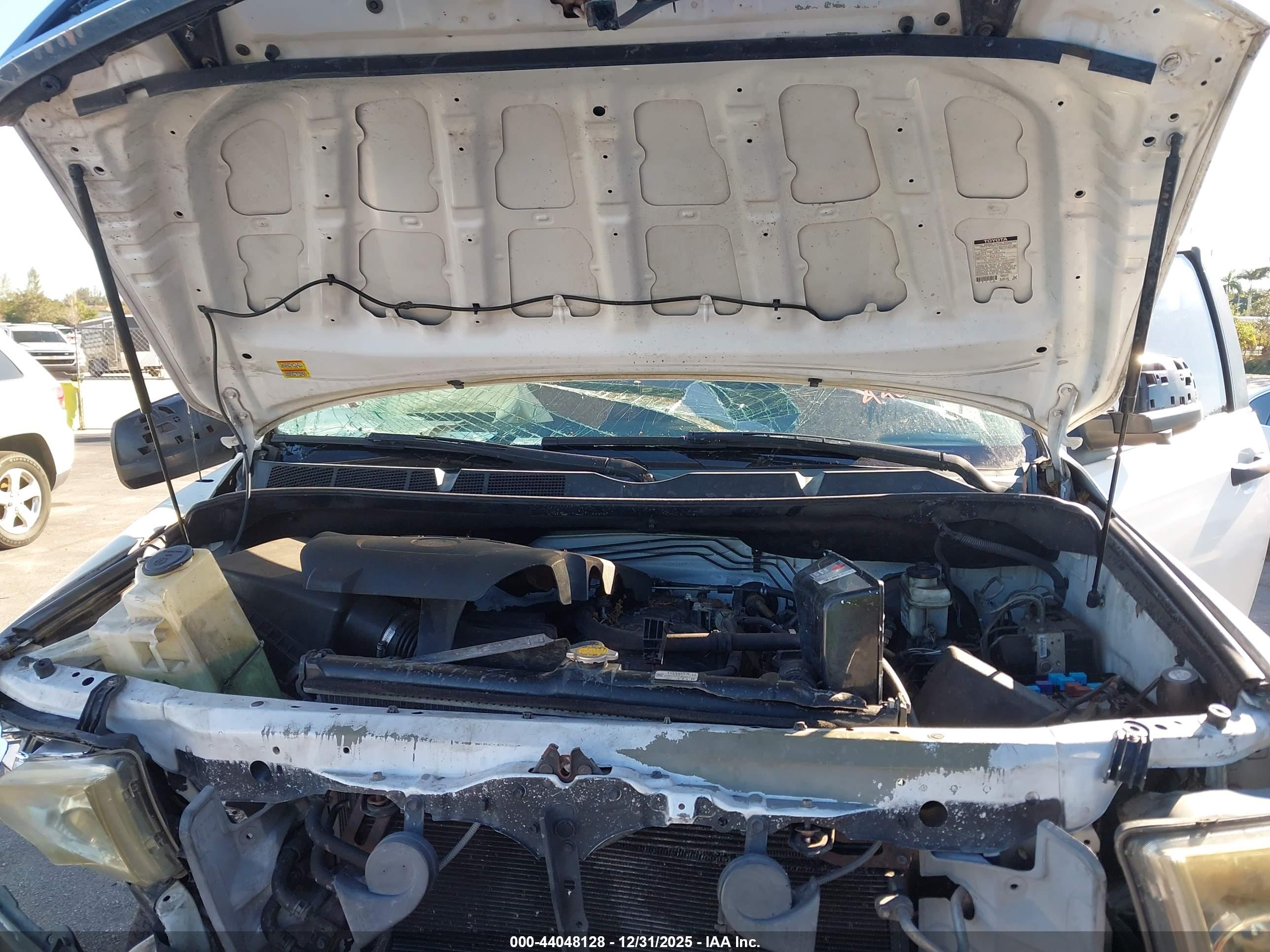 TOYOTA TUNDRA image 10