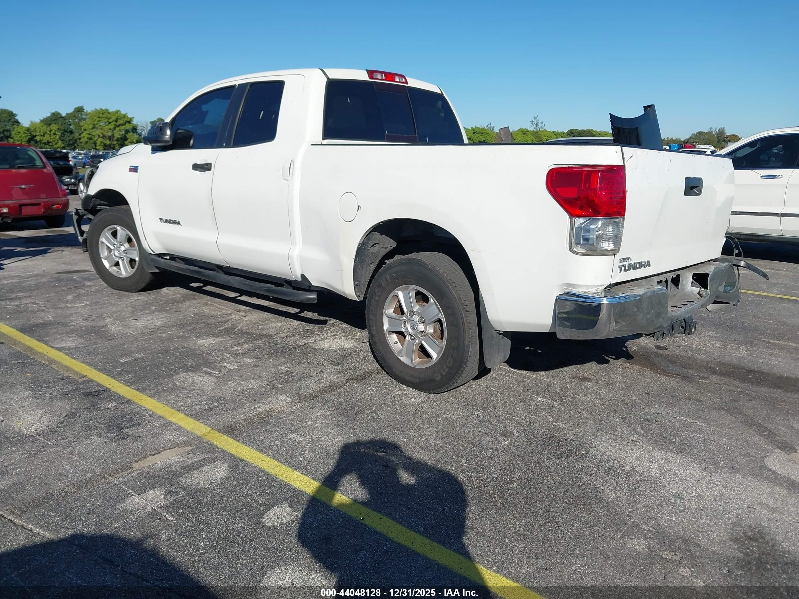 TOYOTA TUNDRA image 3