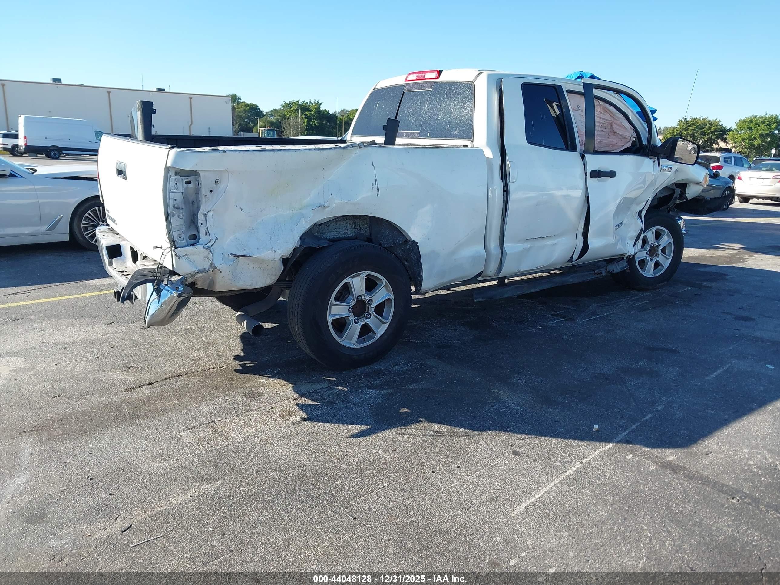 TOYOTA TUNDRA image 4