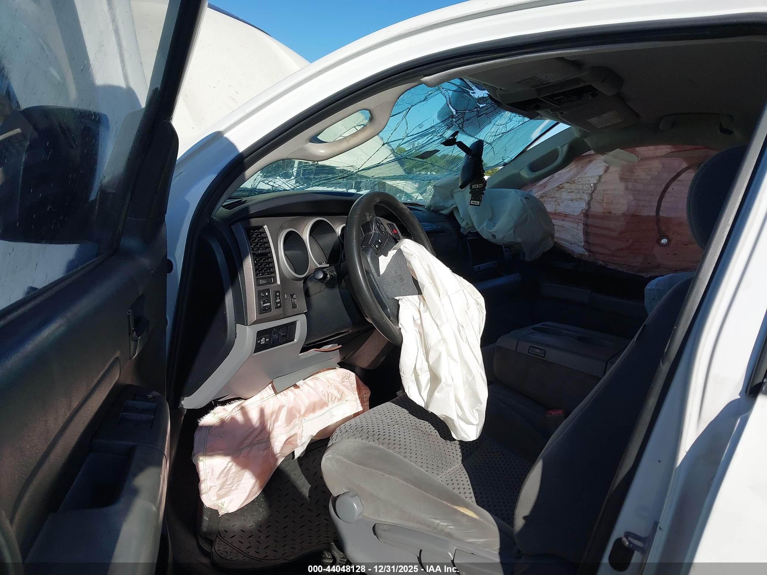 TOYOTA TUNDRA image 5