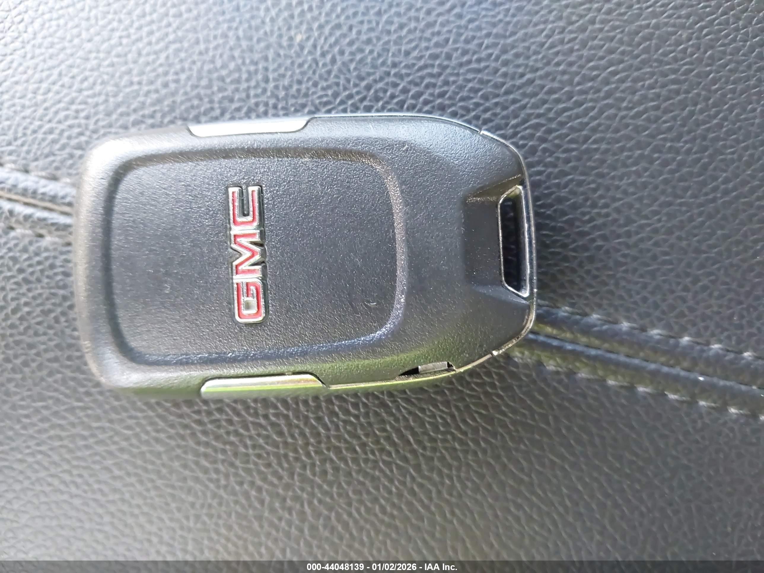 GMC TERRAIN image 11