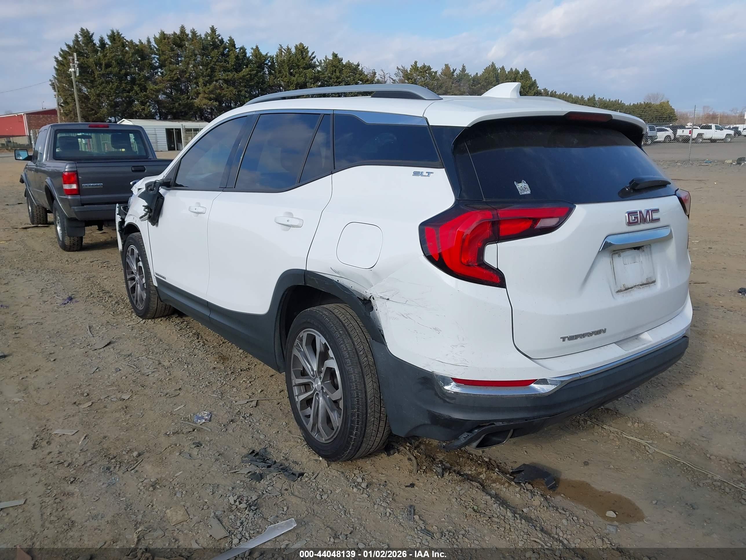GMC TERRAIN image 3