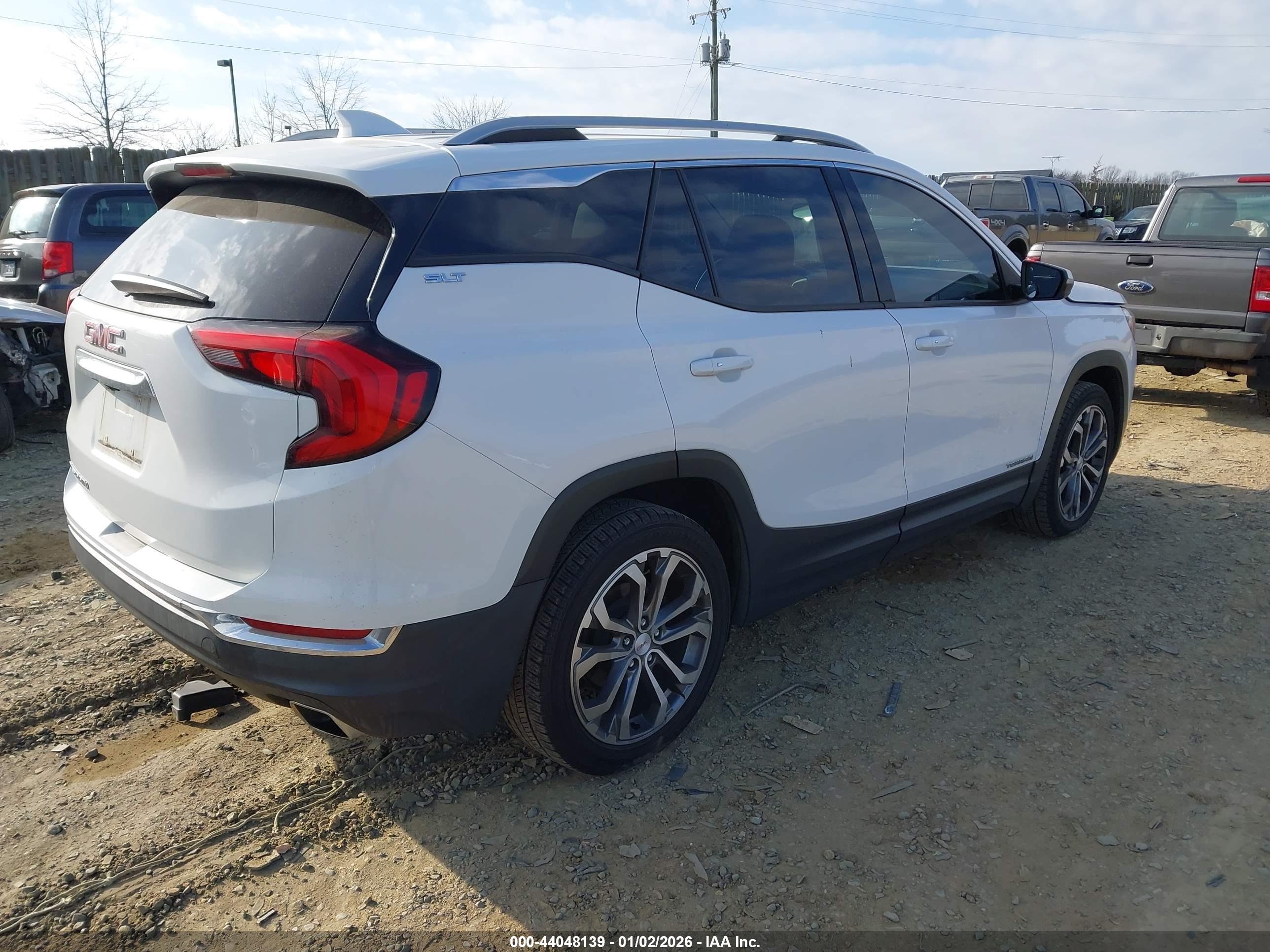 GMC TERRAIN image 4