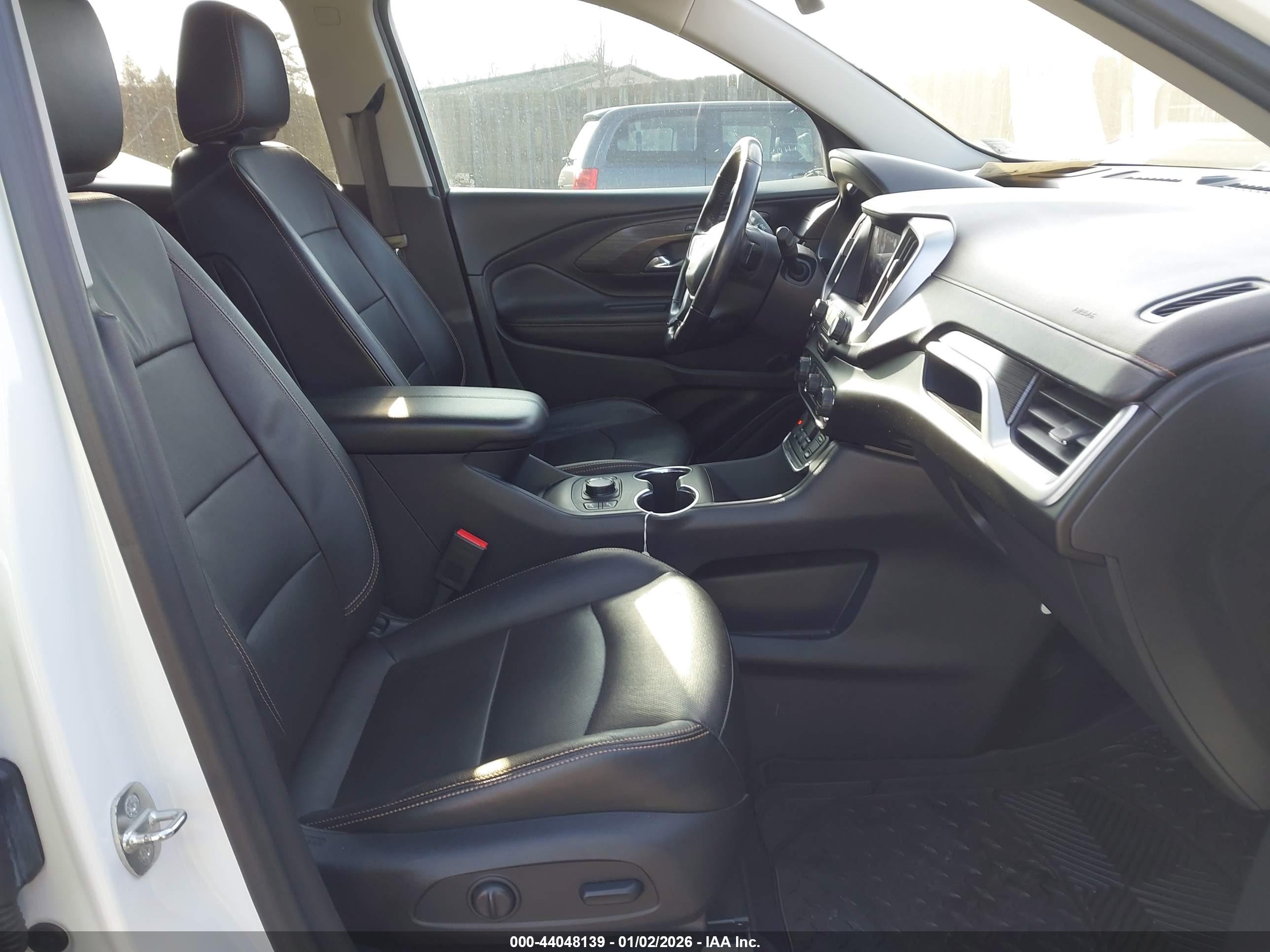GMC TERRAIN image 5