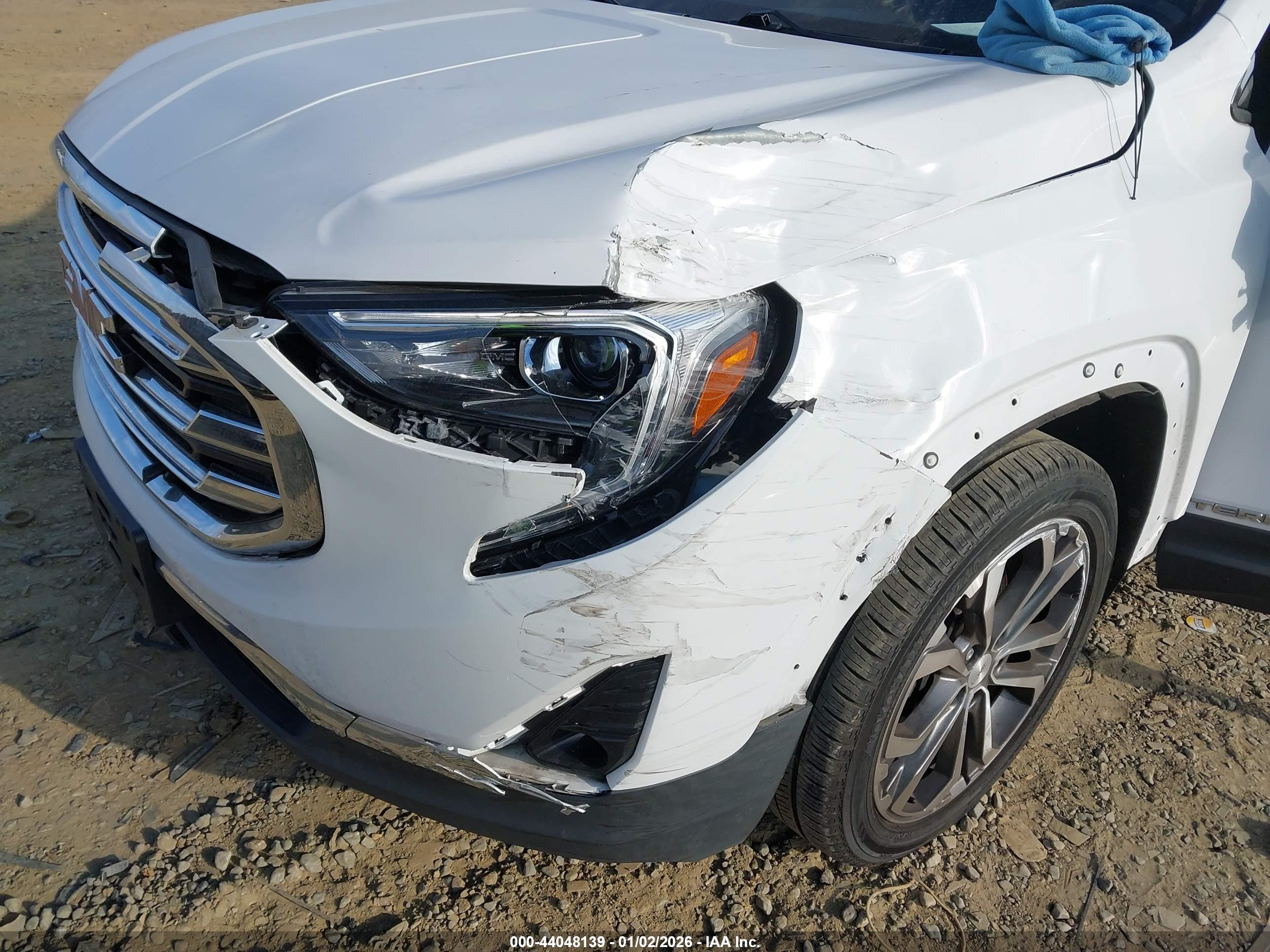 GMC TERRAIN image 6