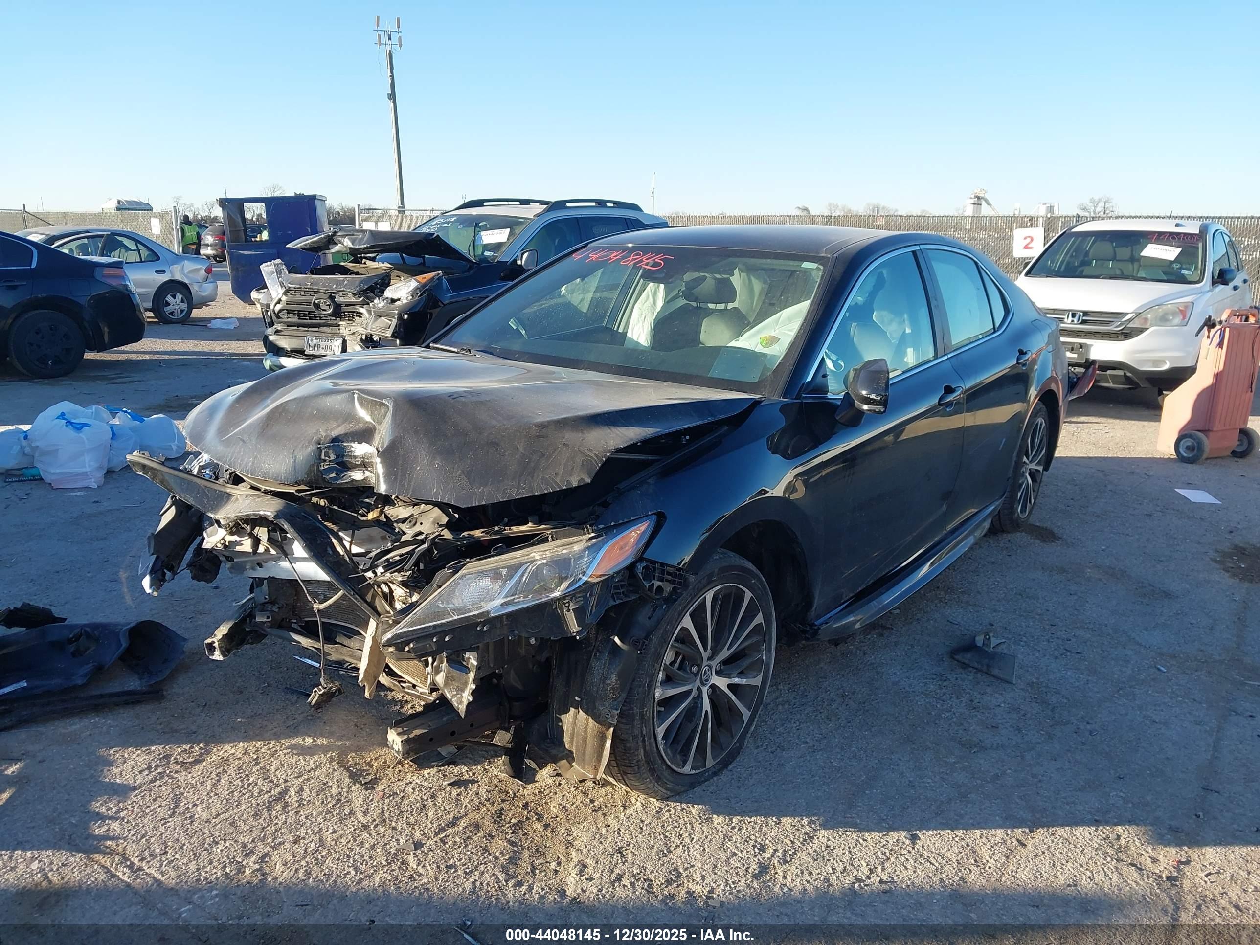 TOYOTA CAMRY image 2
