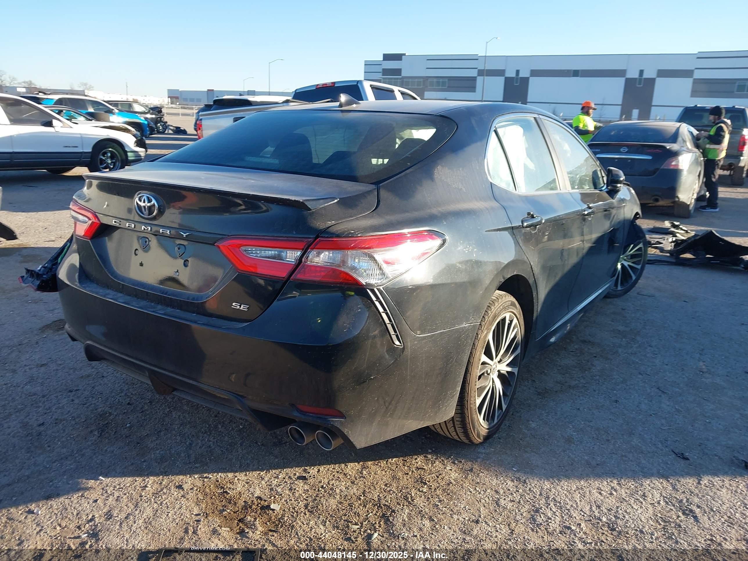 TOYOTA CAMRY image 4