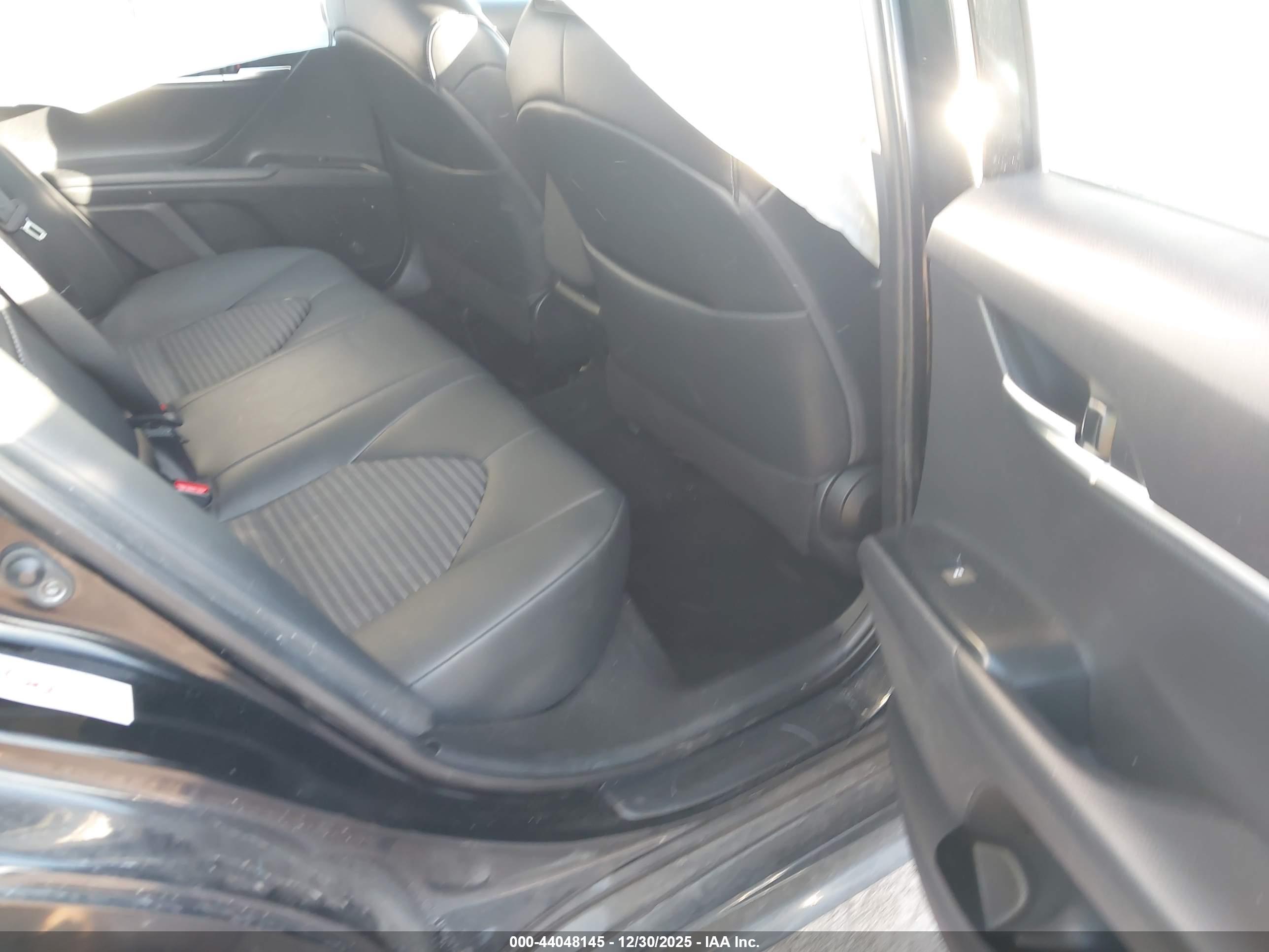 TOYOTA CAMRY image 8
