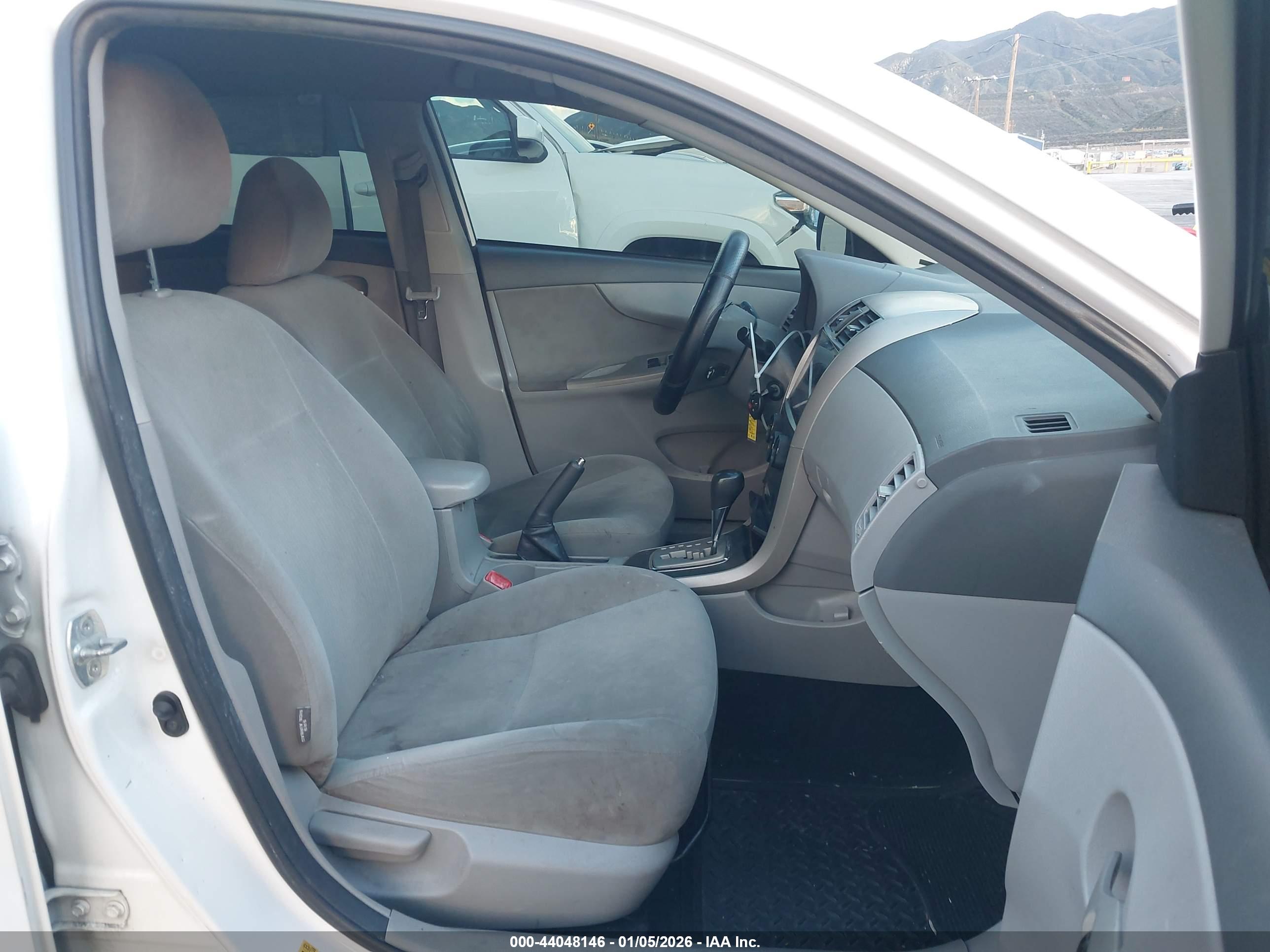 TOYOTA COROLLA image 5