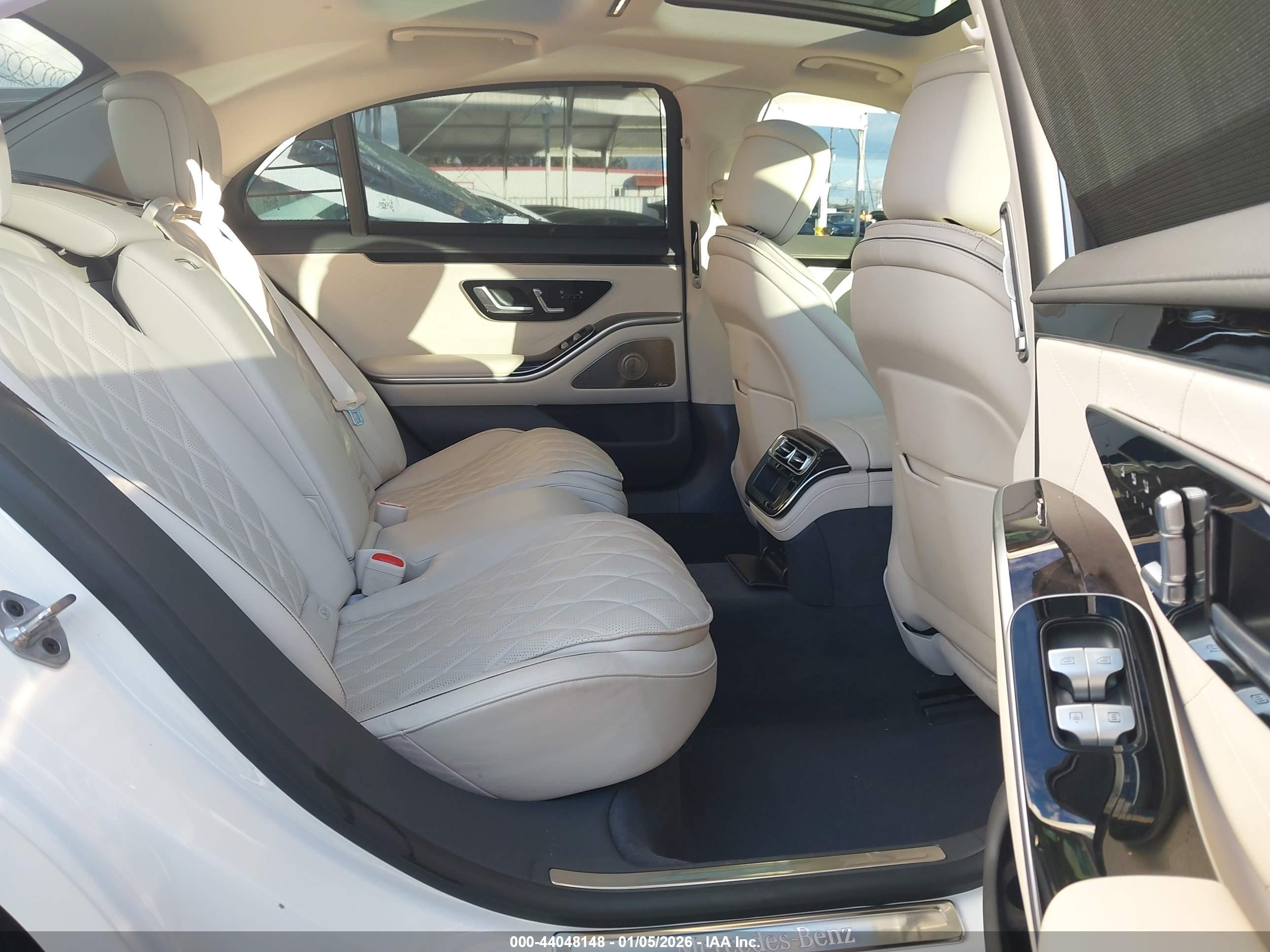 MERCEDES-BENZ S image 8