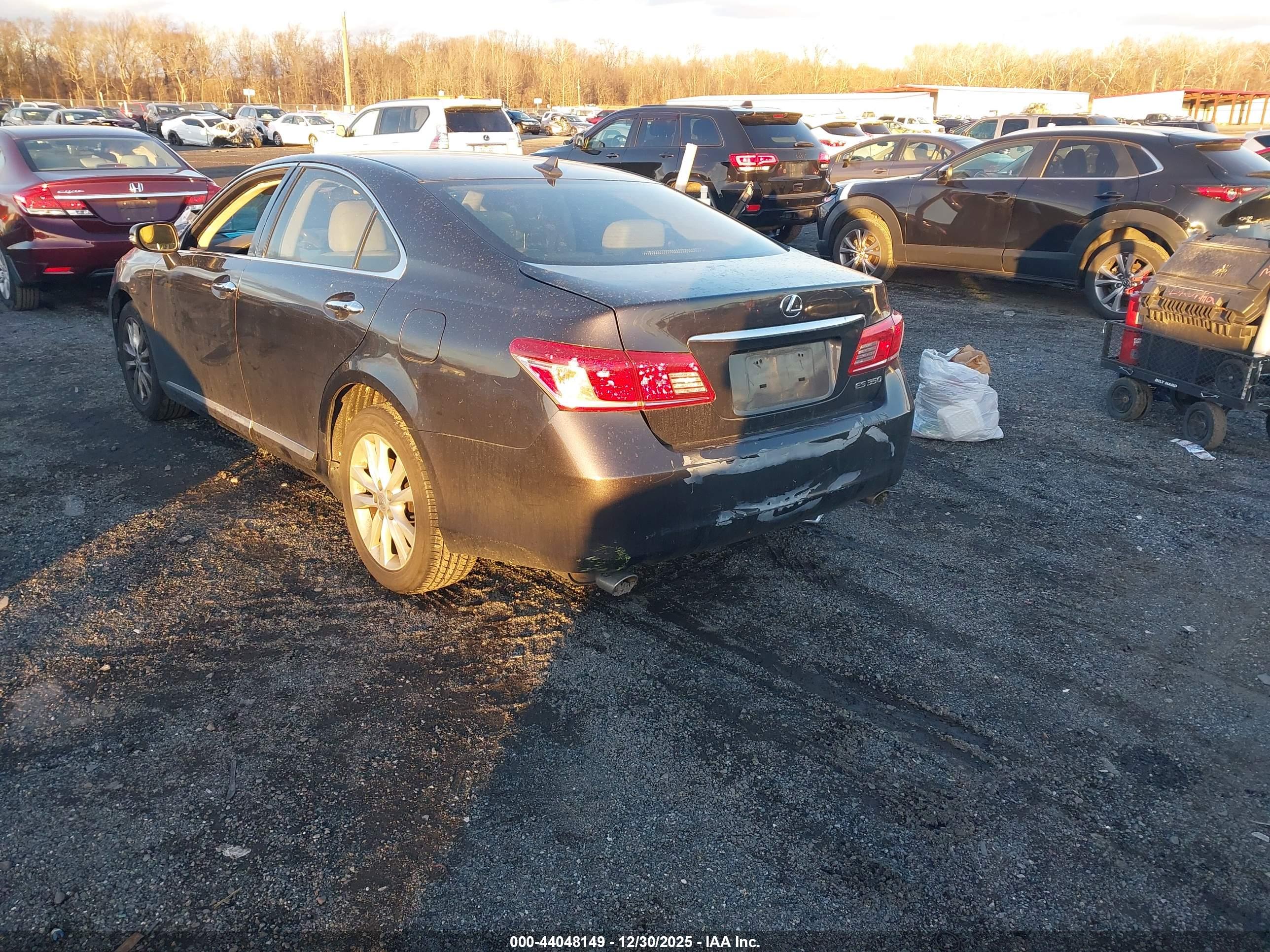 LEXUS ES image 3
