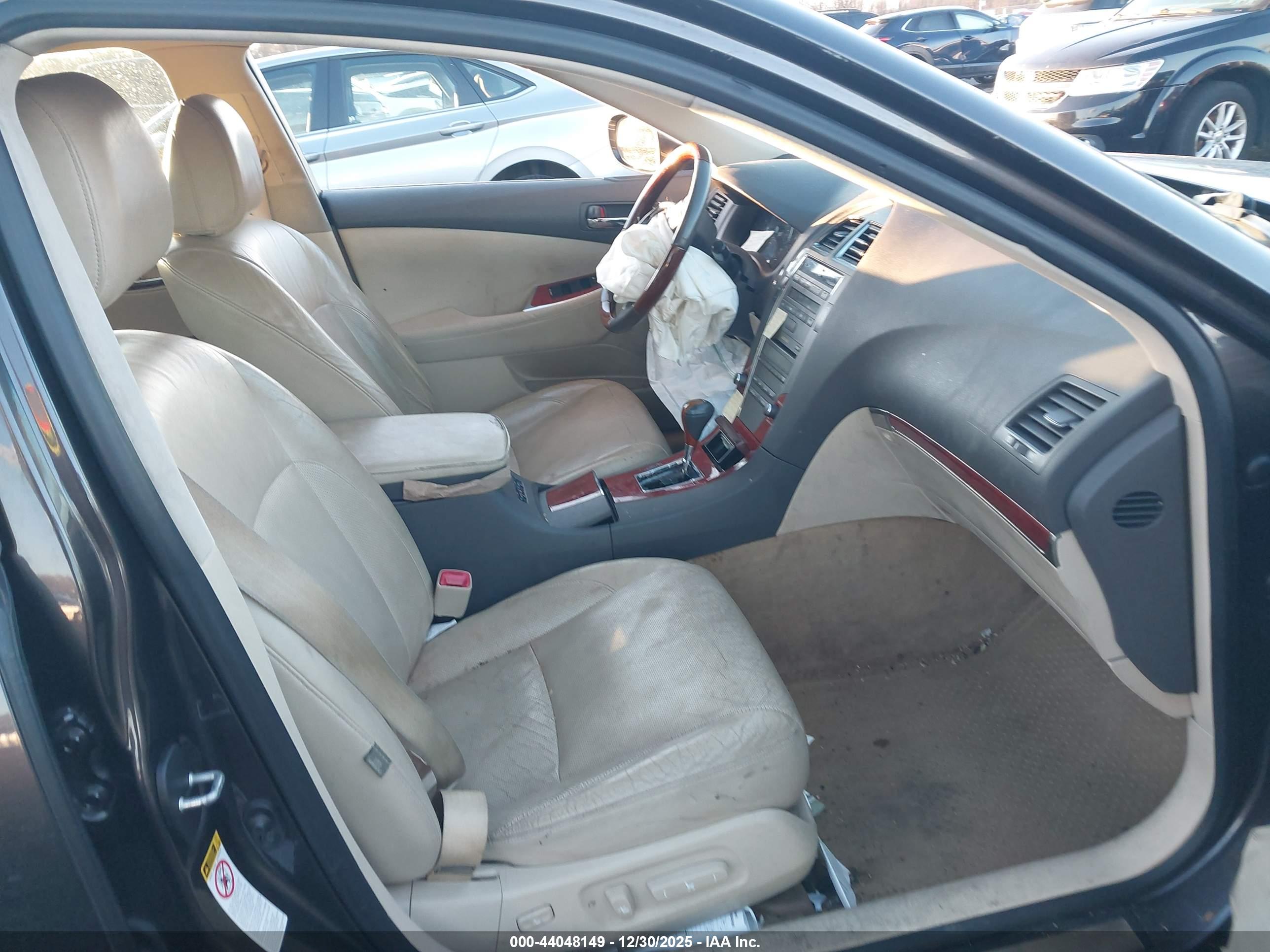 LEXUS ES image 5