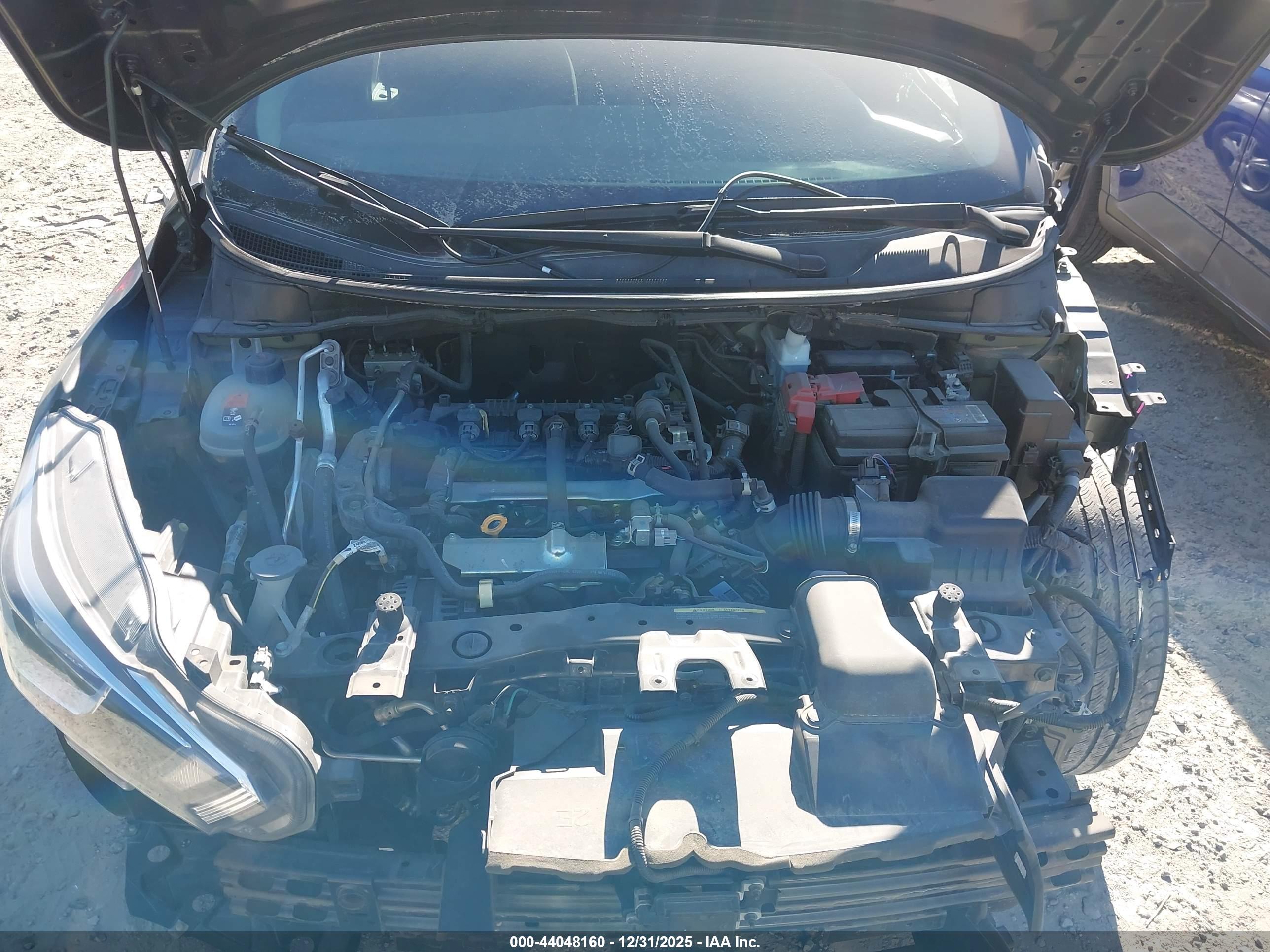 NISSAN VERSA image 10