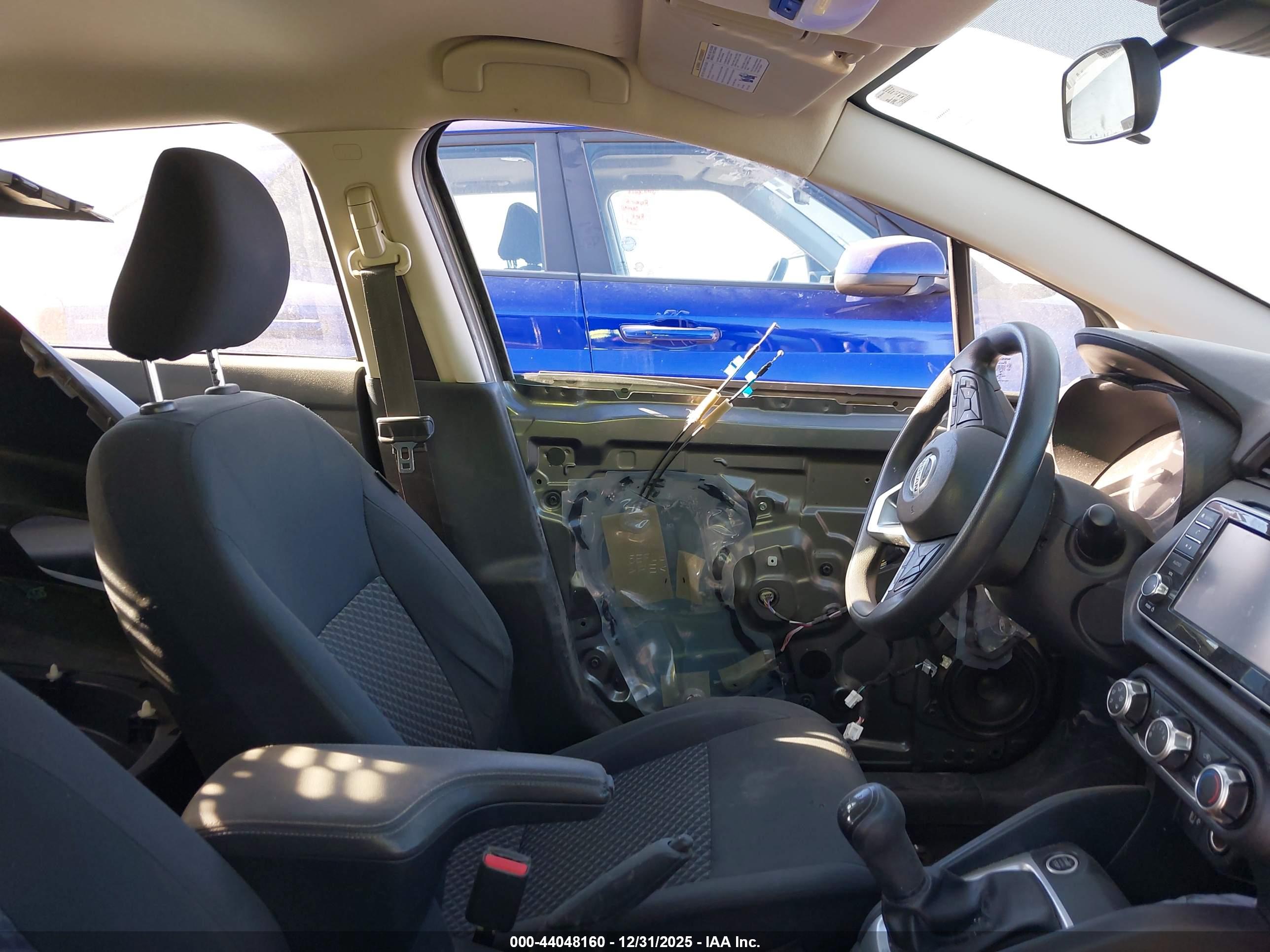NISSAN VERSA image 5