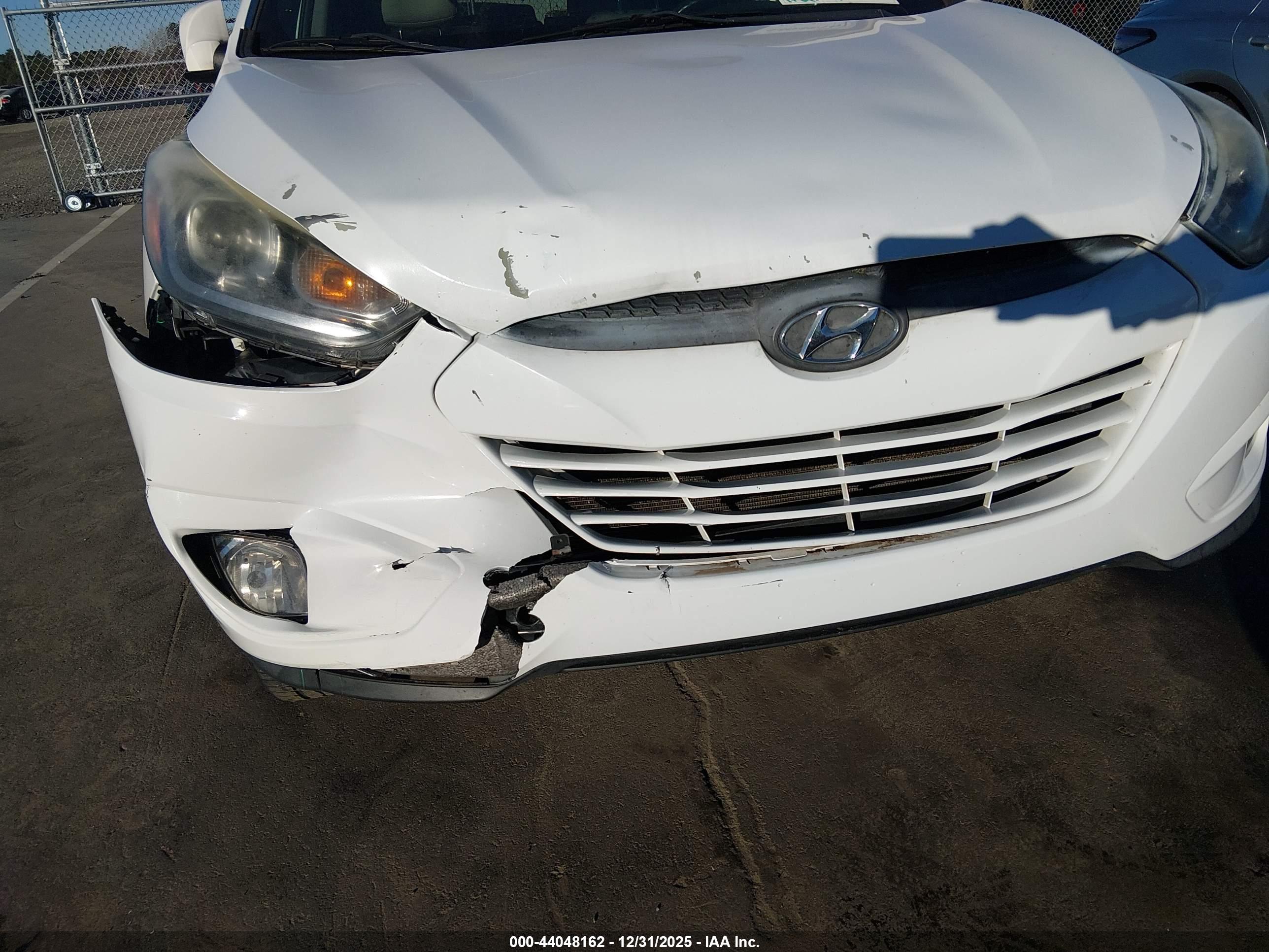 HYUNDAI TUCSON image 6