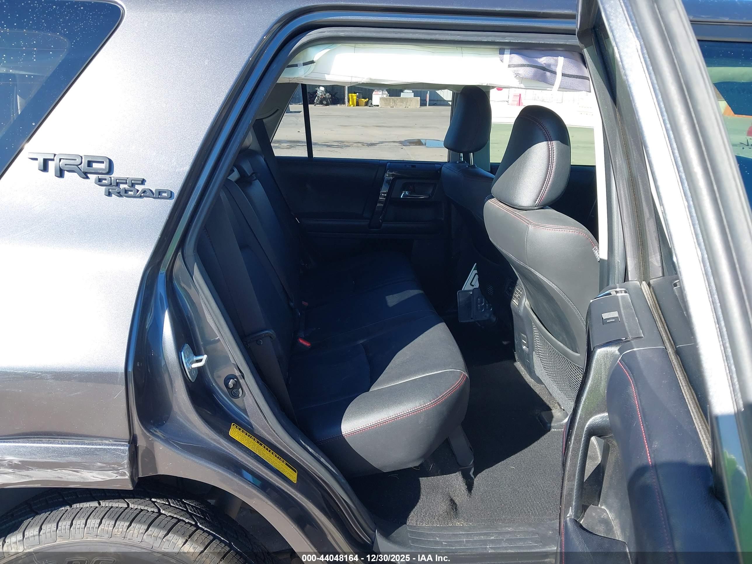 TOYOTA 4RUNNER image 8