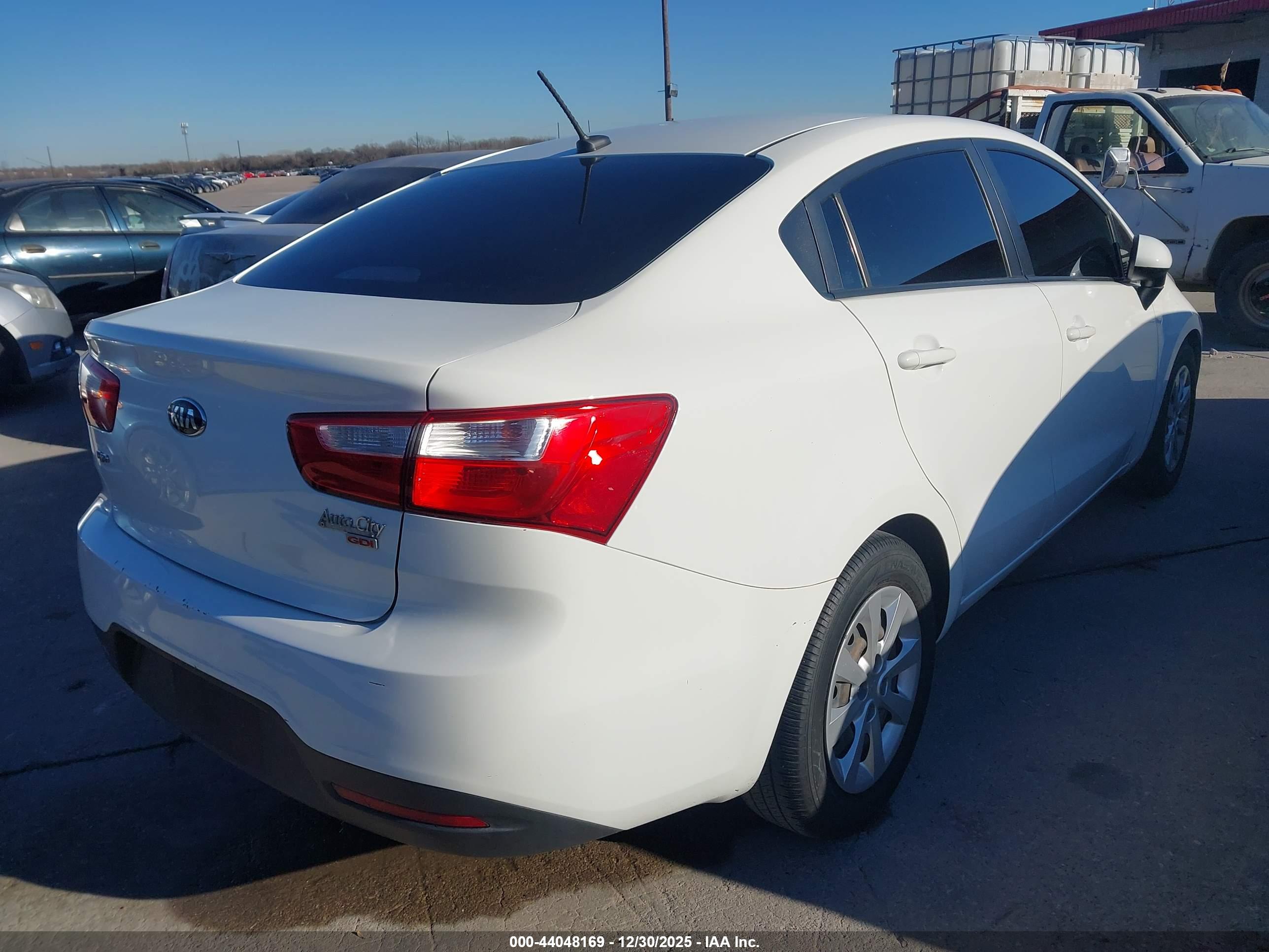 KIA RIO image 4