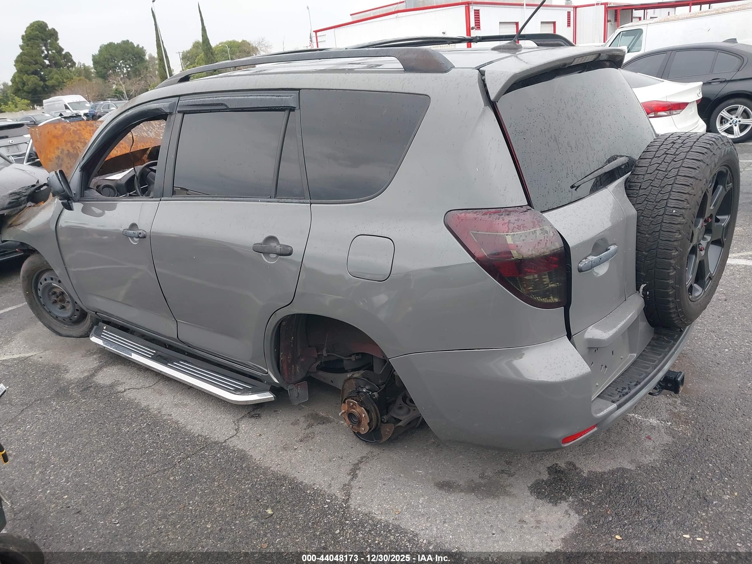 TOYOTA RAV4 image 3