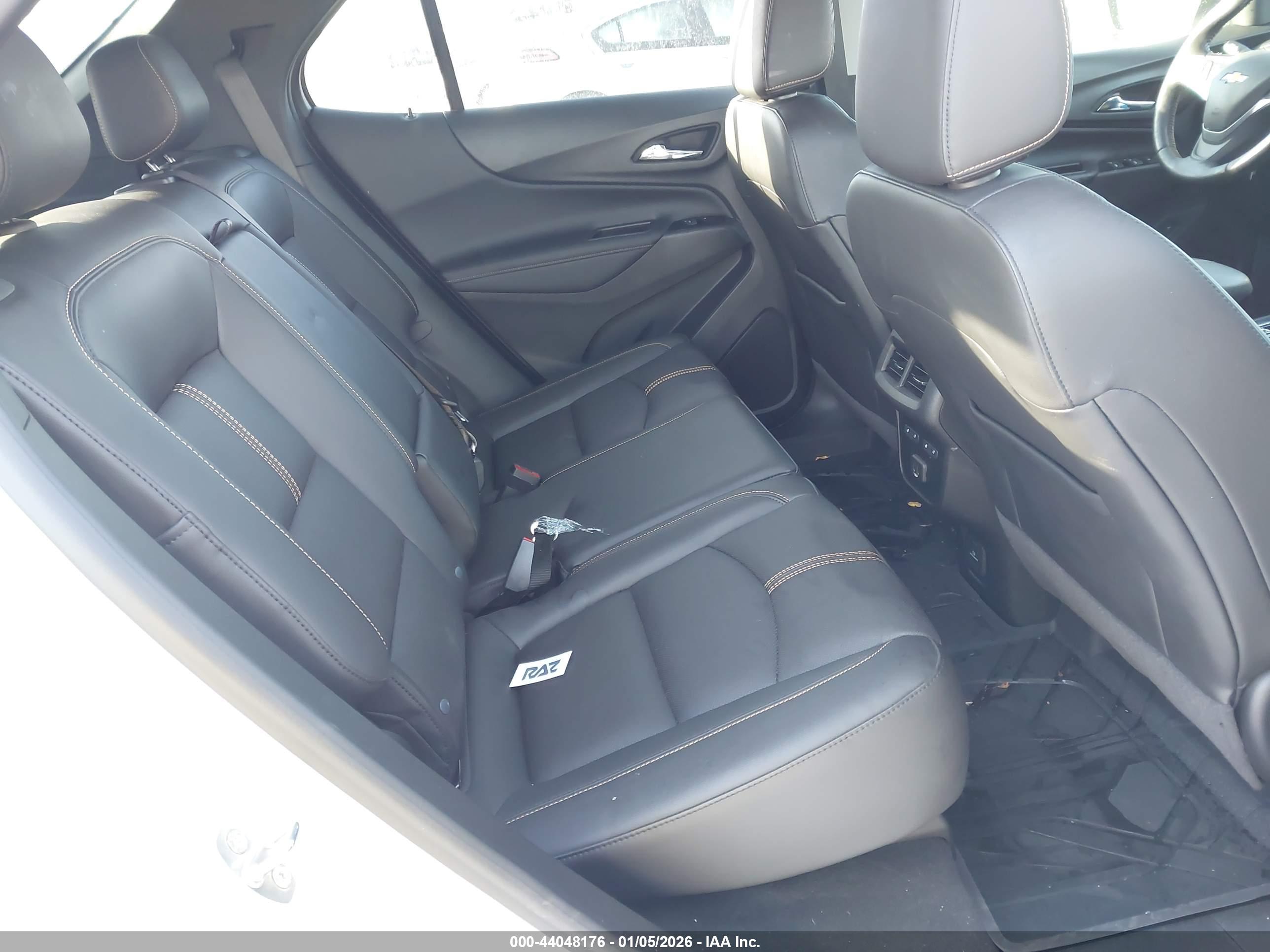 CHEVROLET EQUINOX image 8