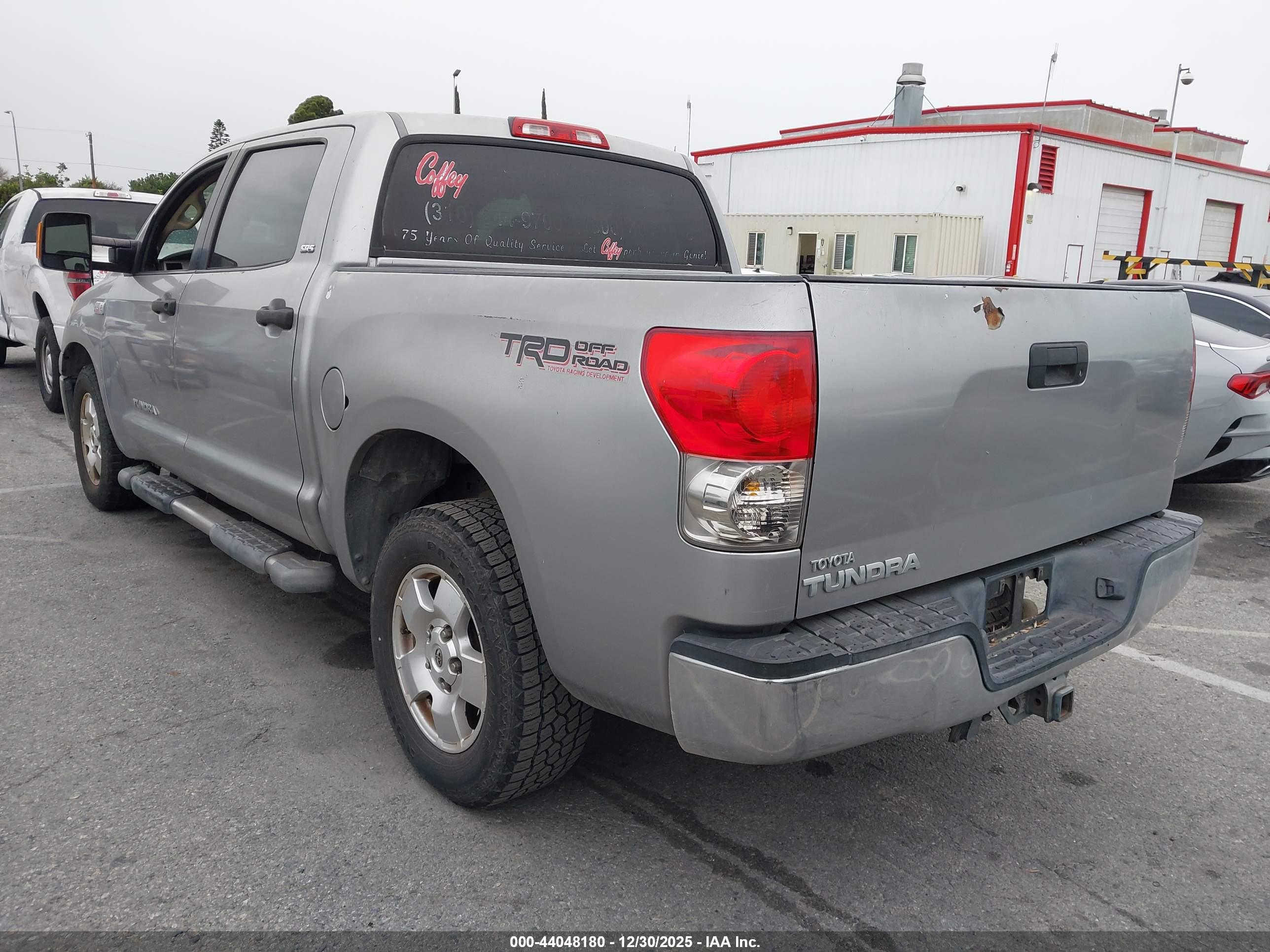 TOYOTA TUNDRA image 3
