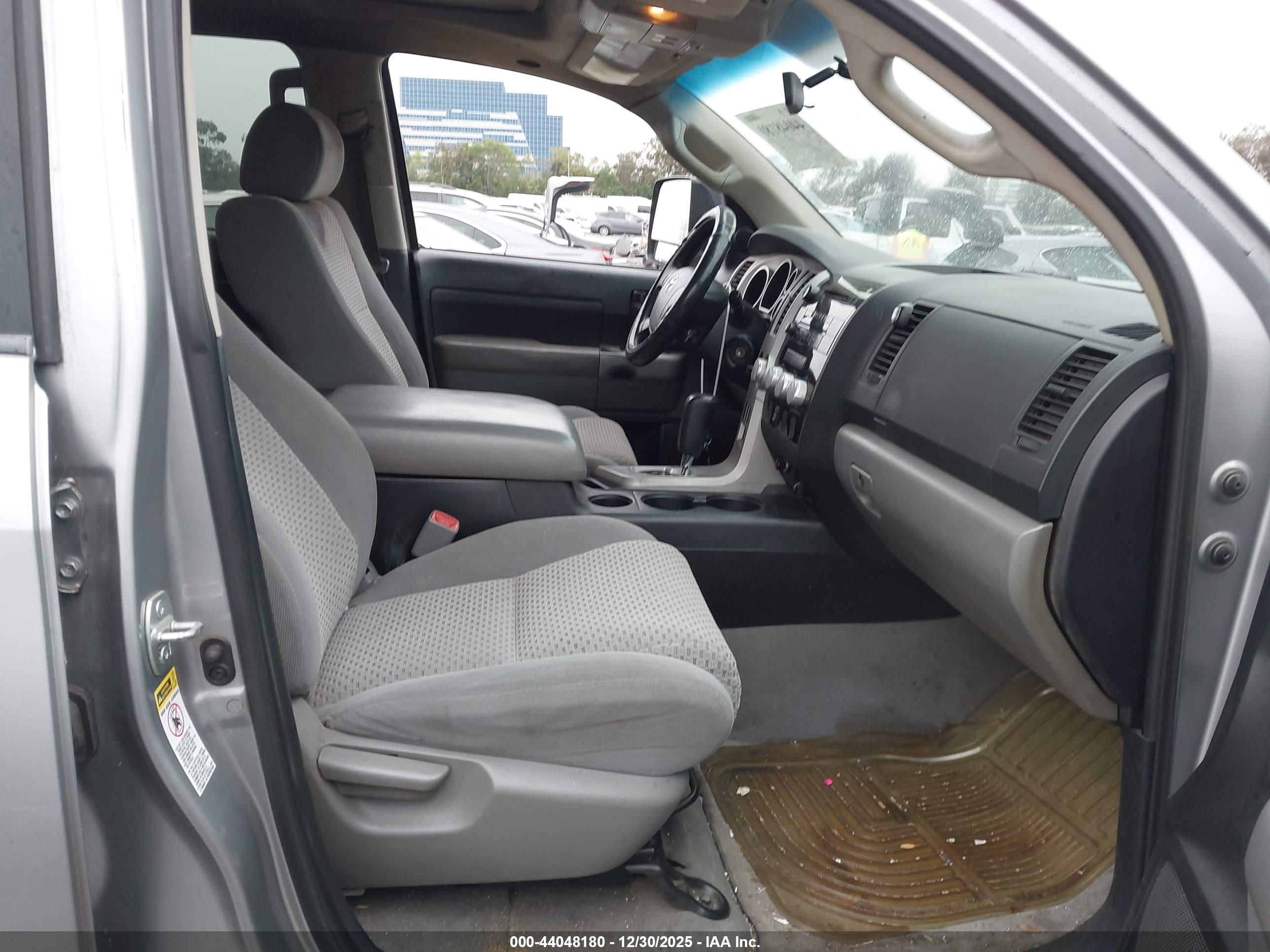 TOYOTA TUNDRA image 5