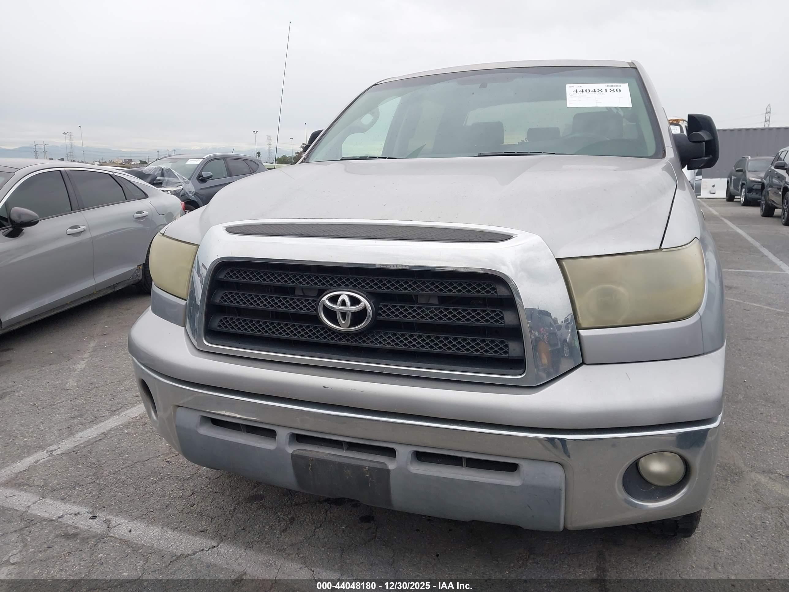 TOYOTA TUNDRA image 6