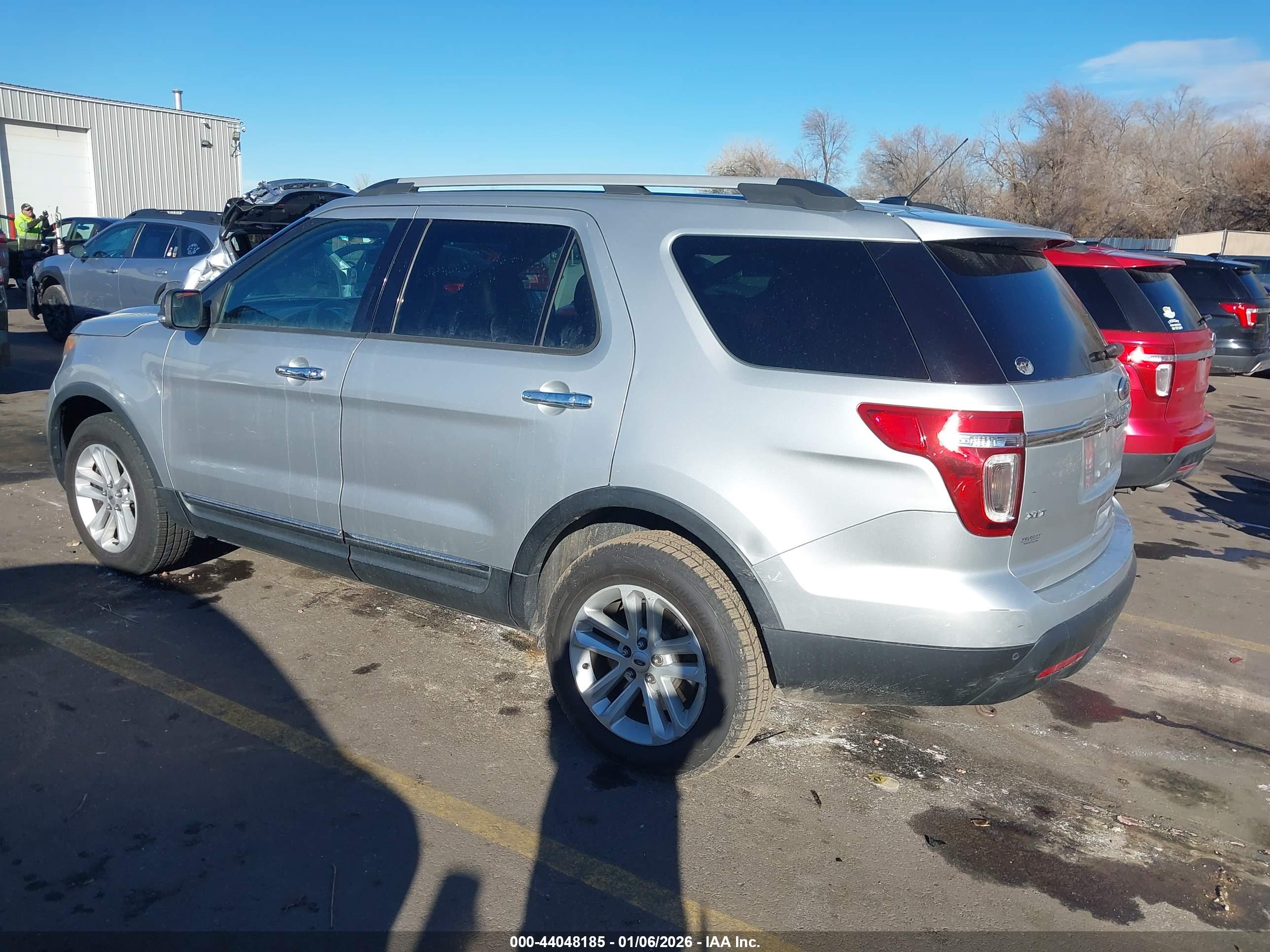 FORD EXPLORER image 3