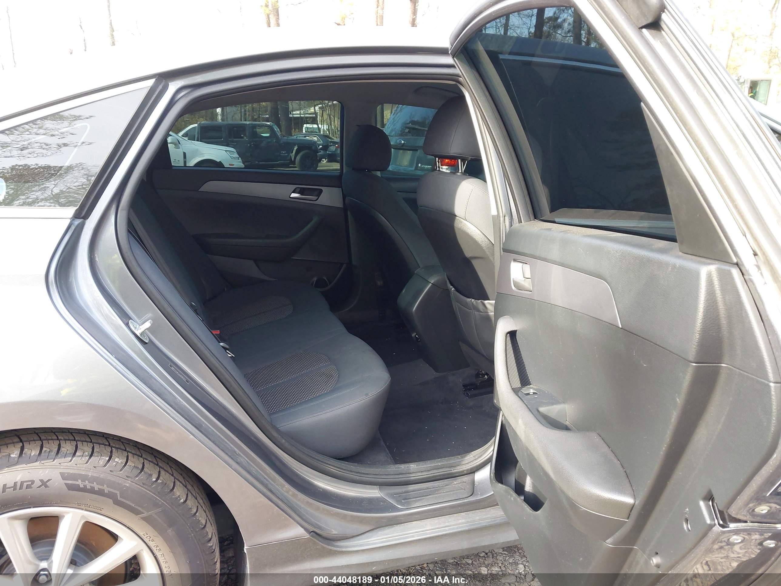 HYUNDAI SONATA image 8