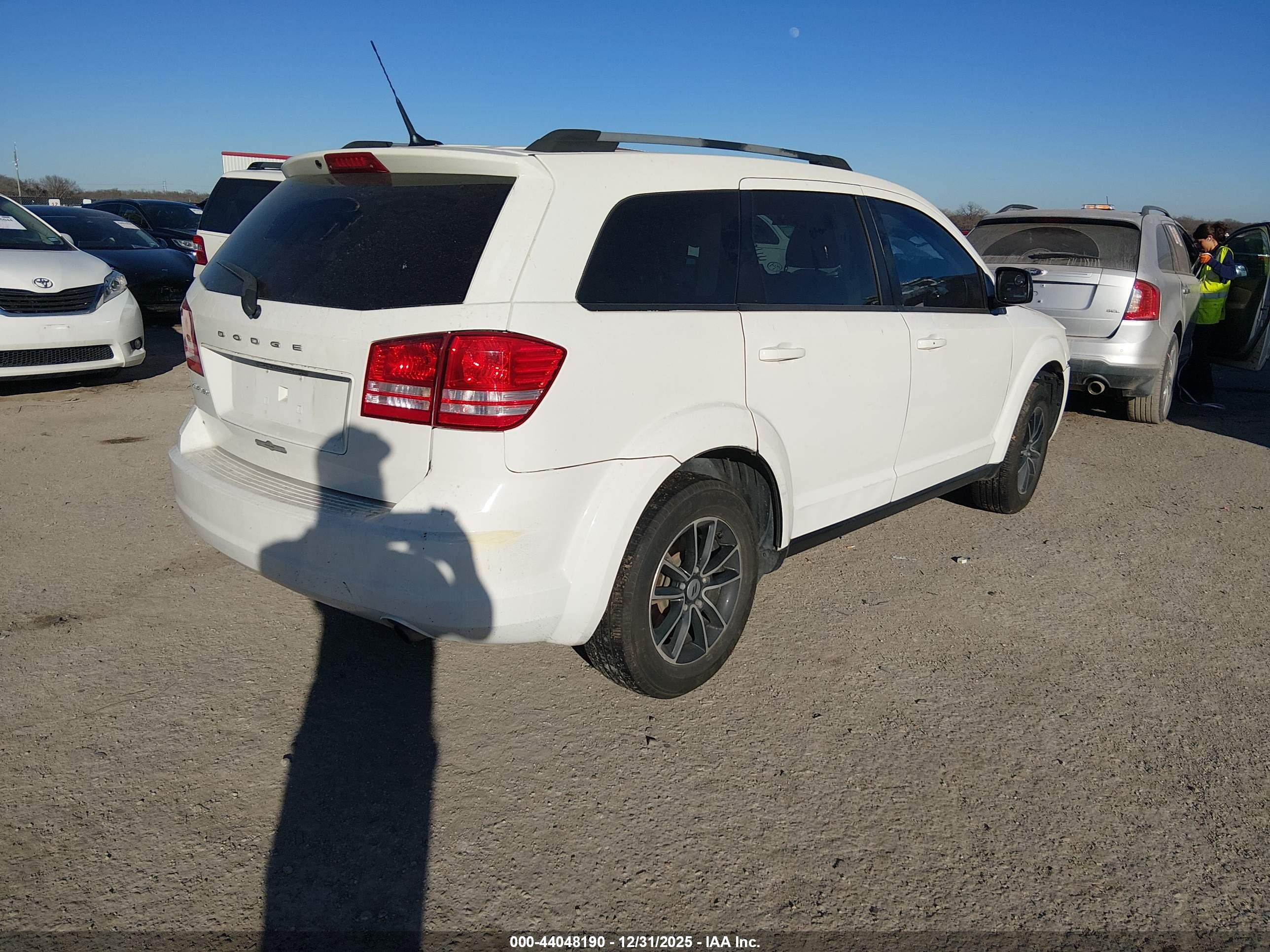 DODGE JOURNEY image 4
